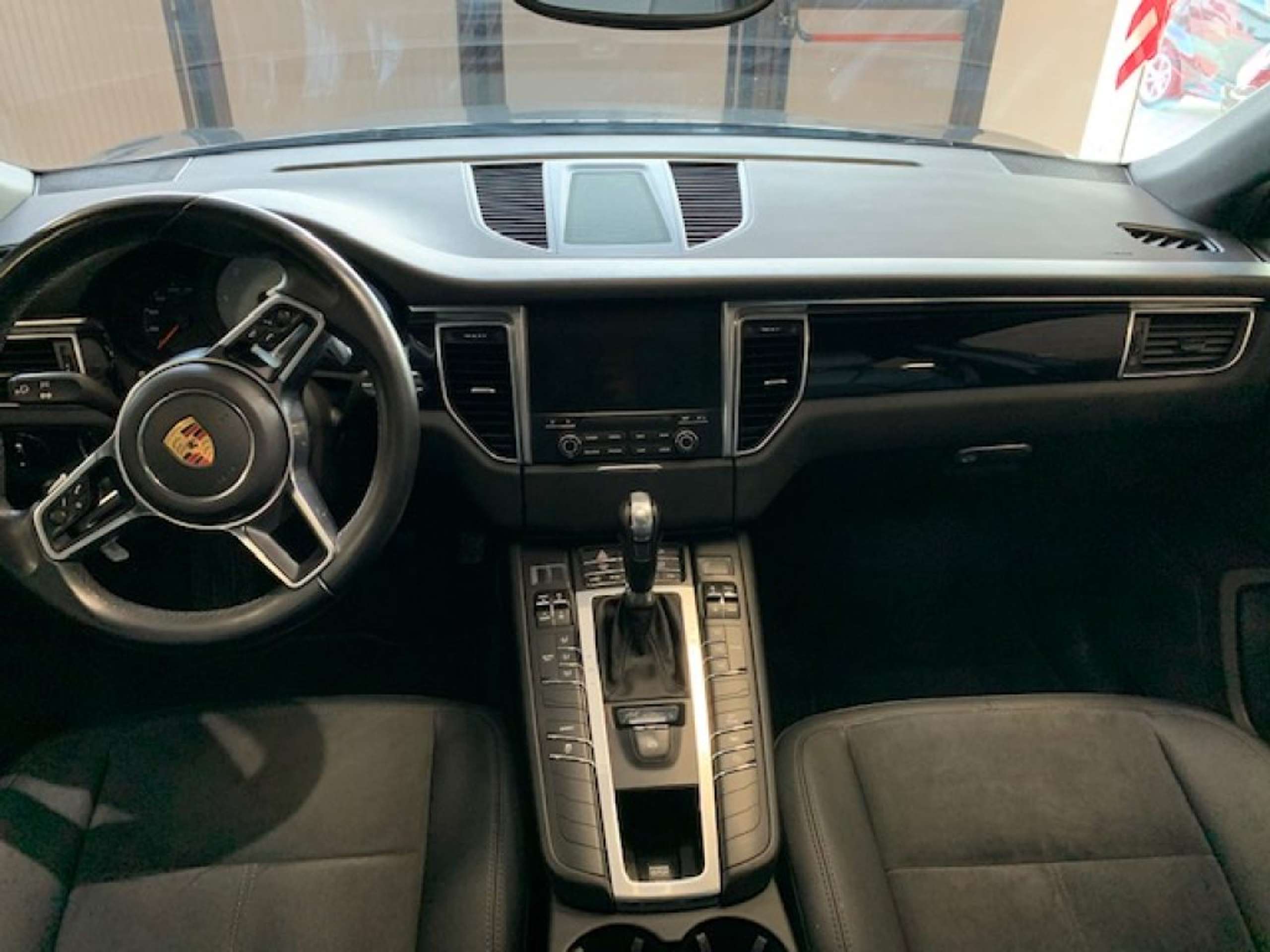 Porsche - Macan