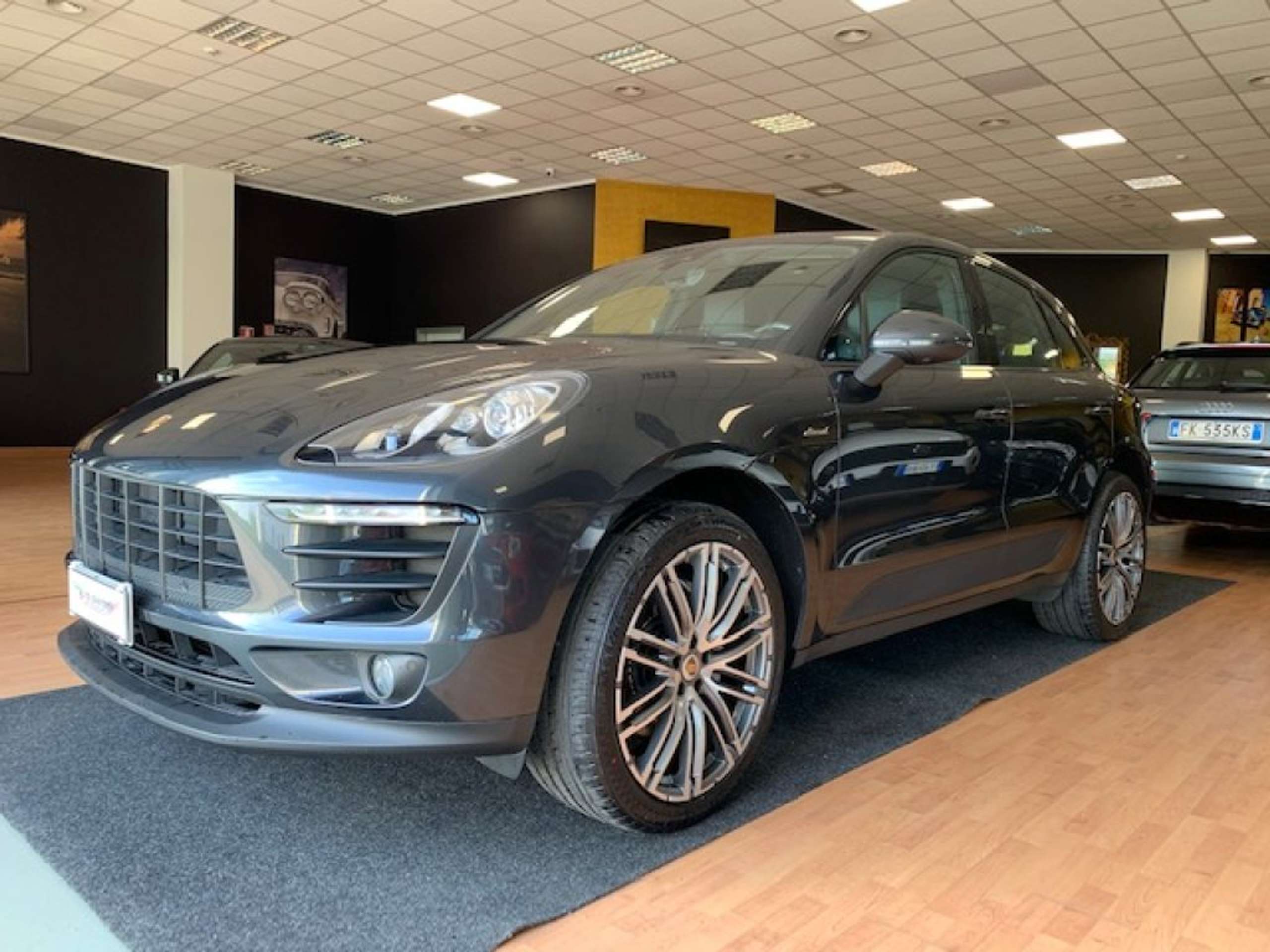 Porsche - Macan