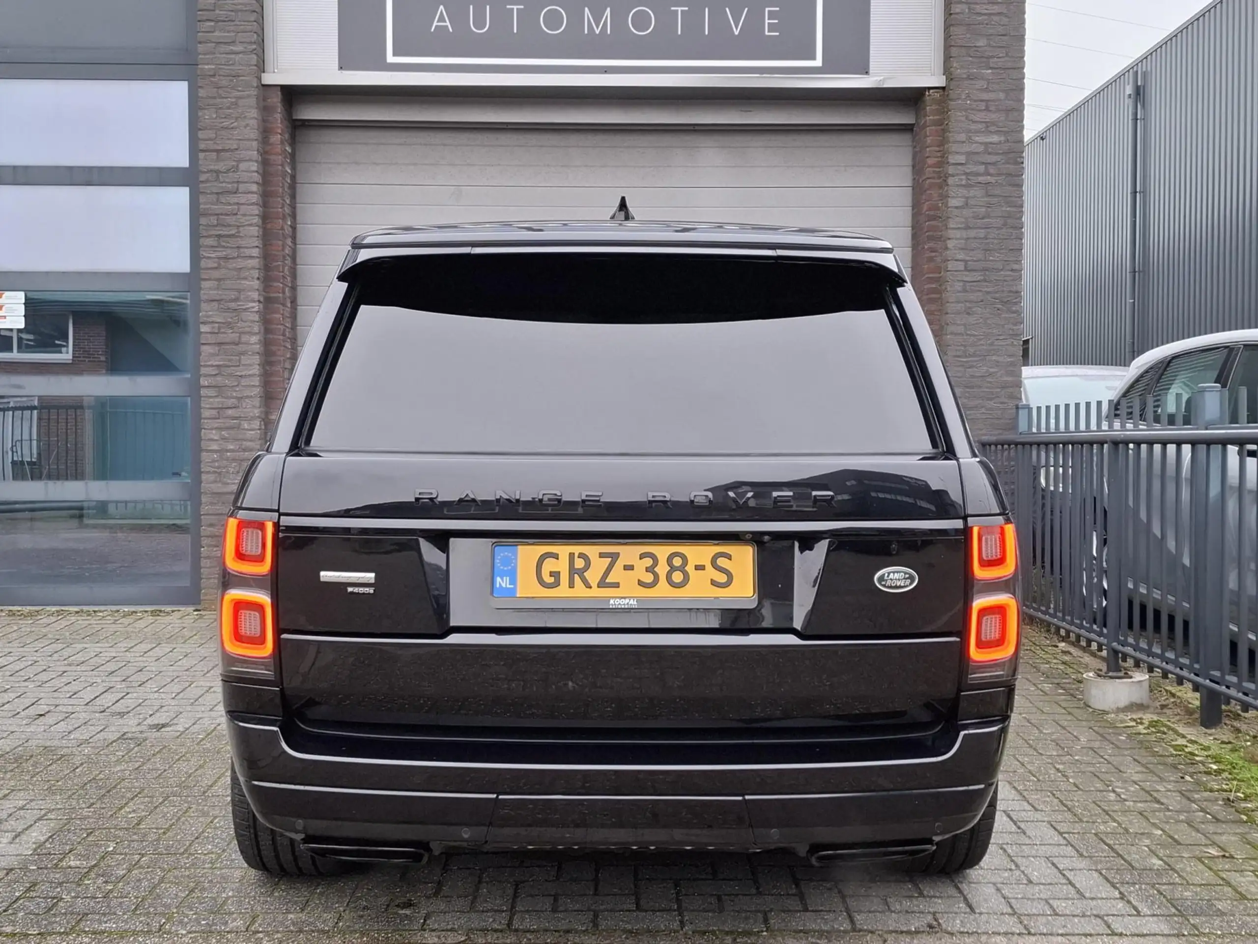 Land Rover - Range Rover