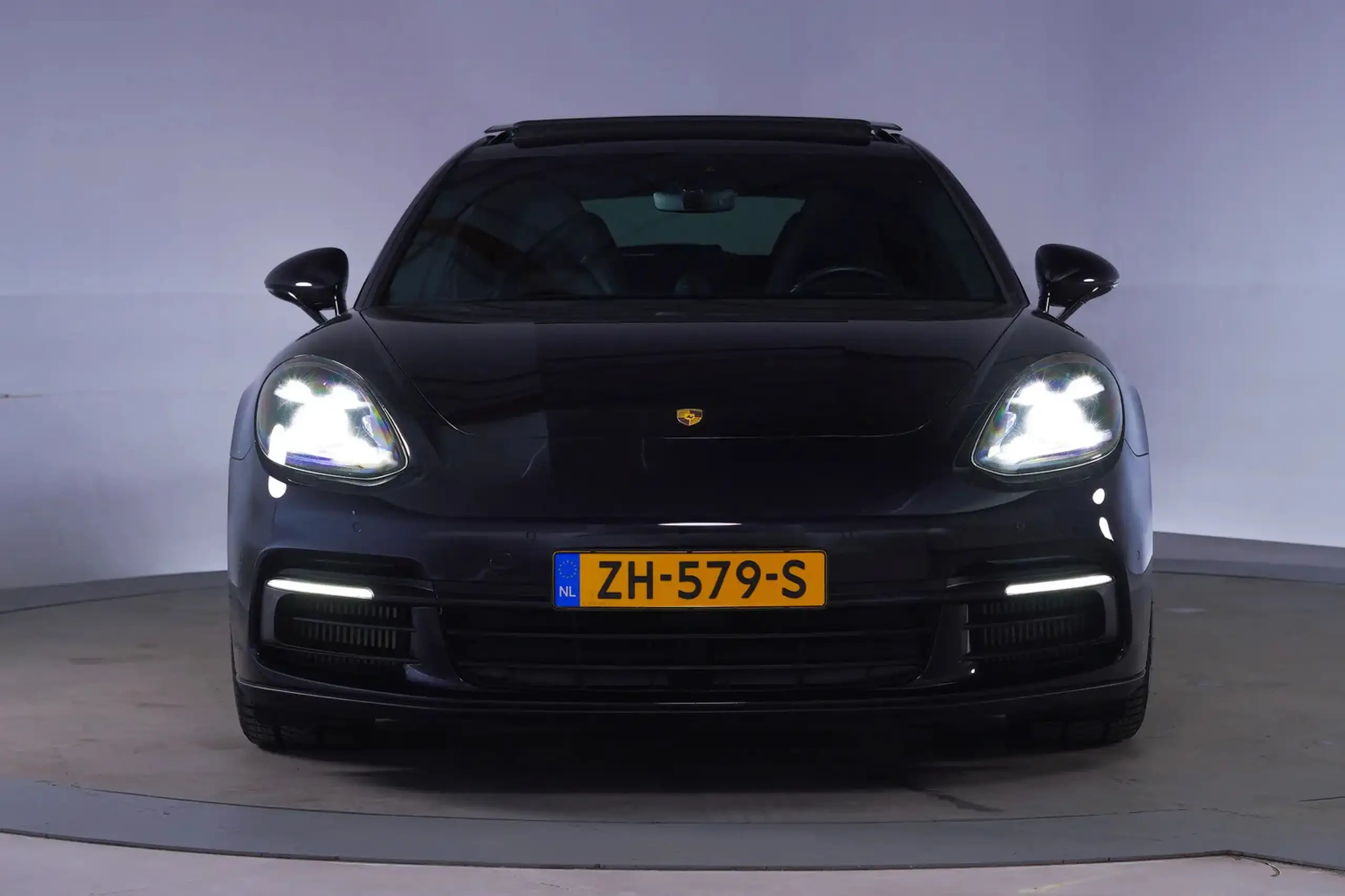 Porsche - Panamera