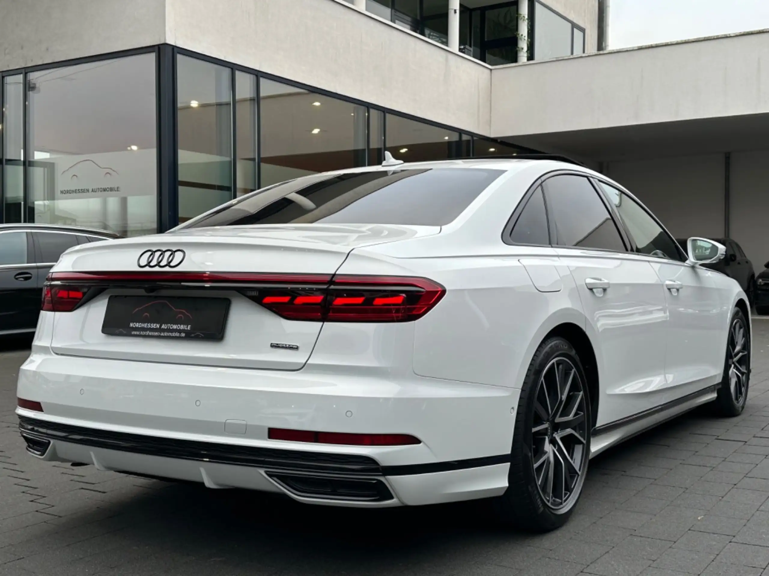 Audi - A8