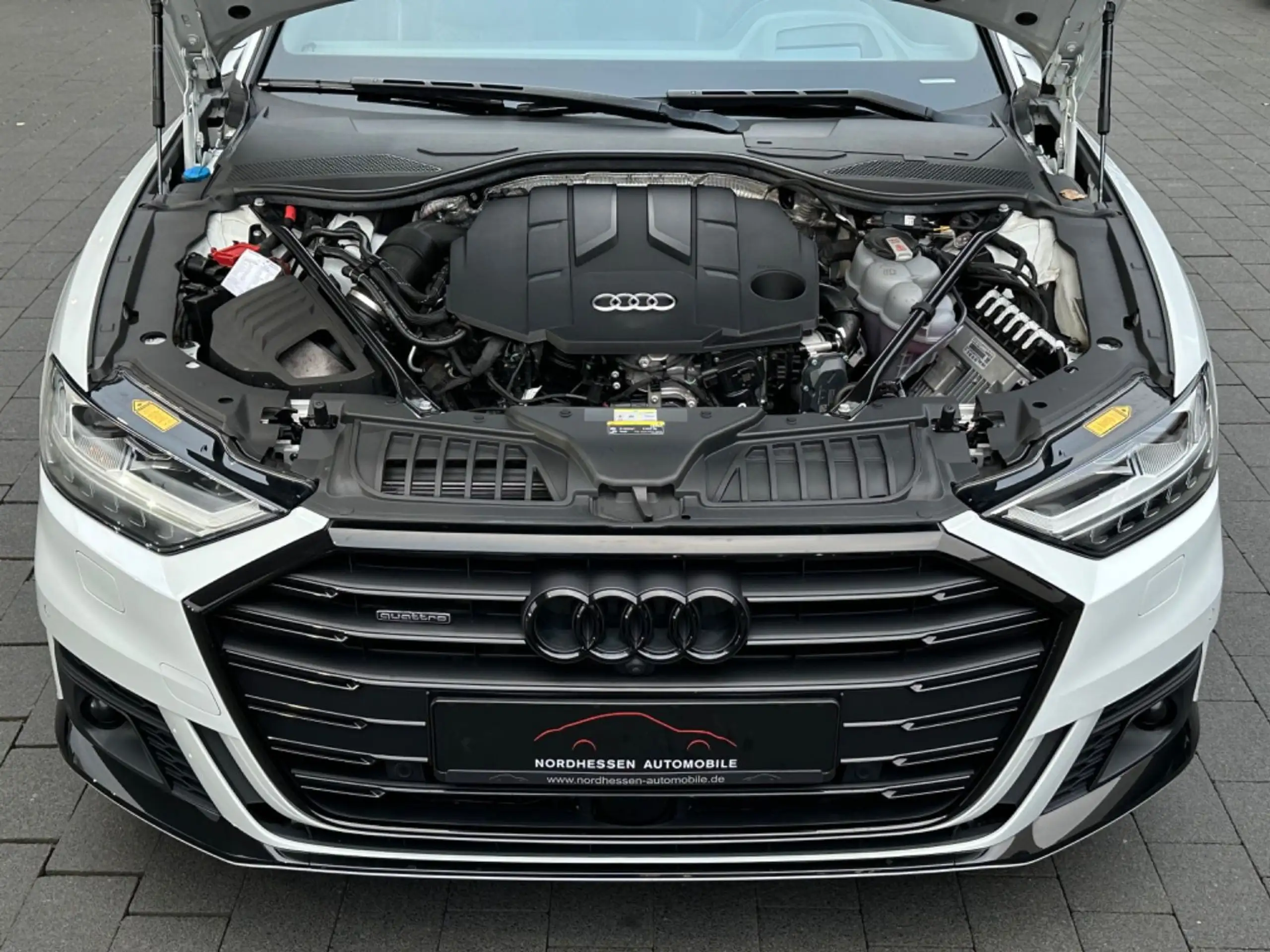 Audi - A8