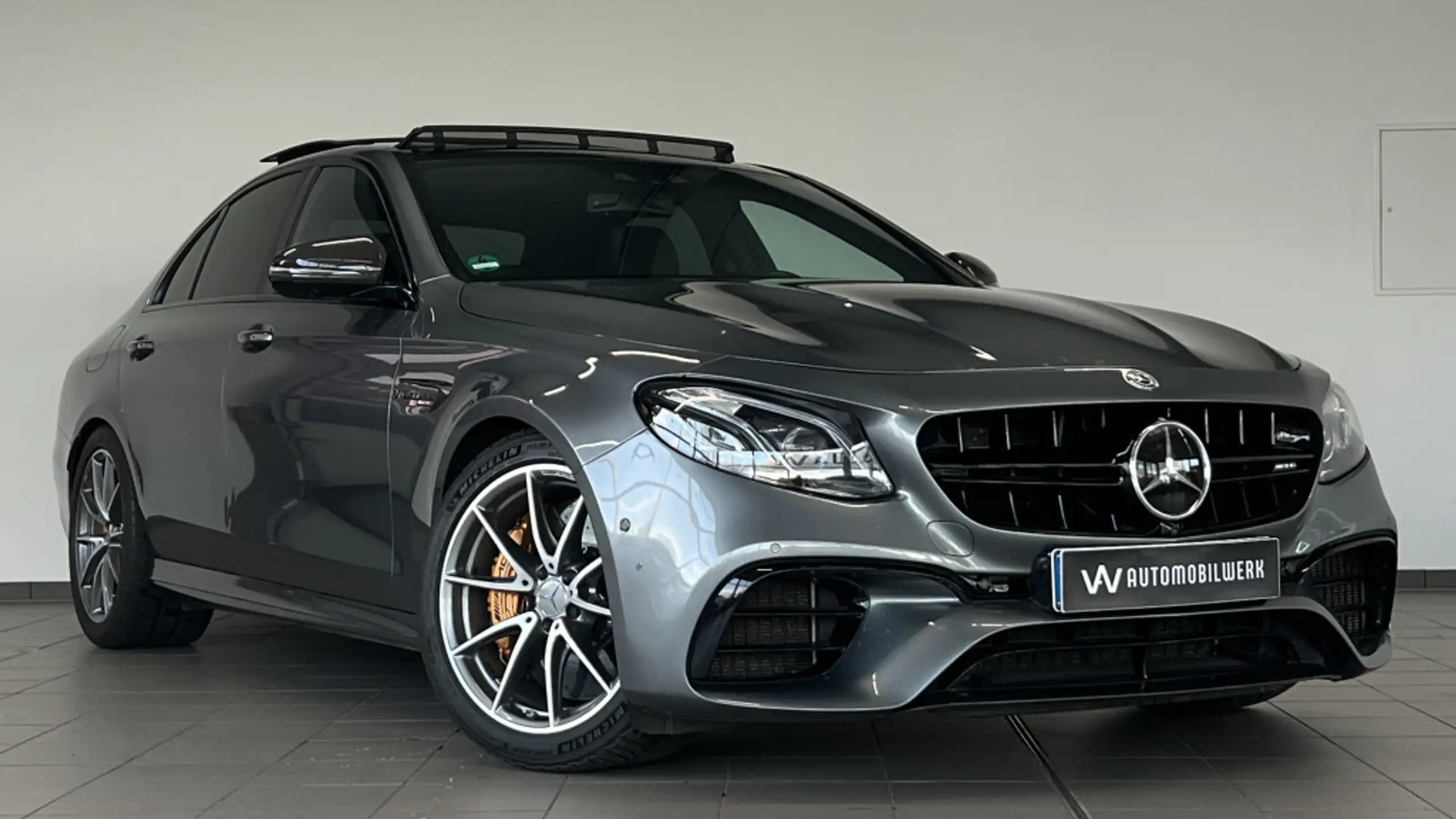 Mercedes-Benz - E 63 AMG