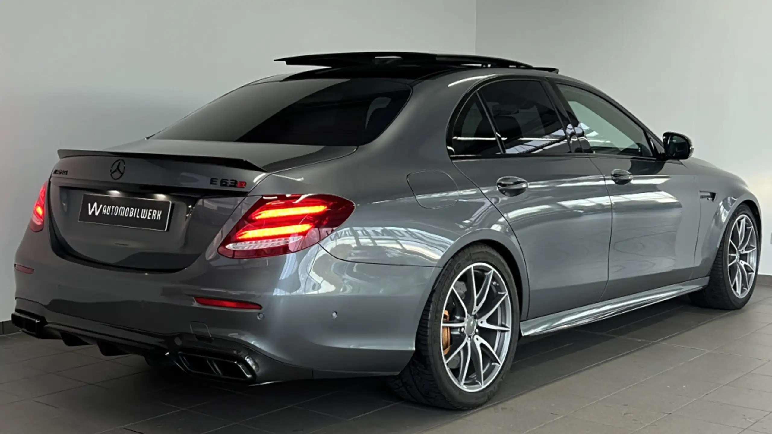 Mercedes-Benz - E 63 AMG