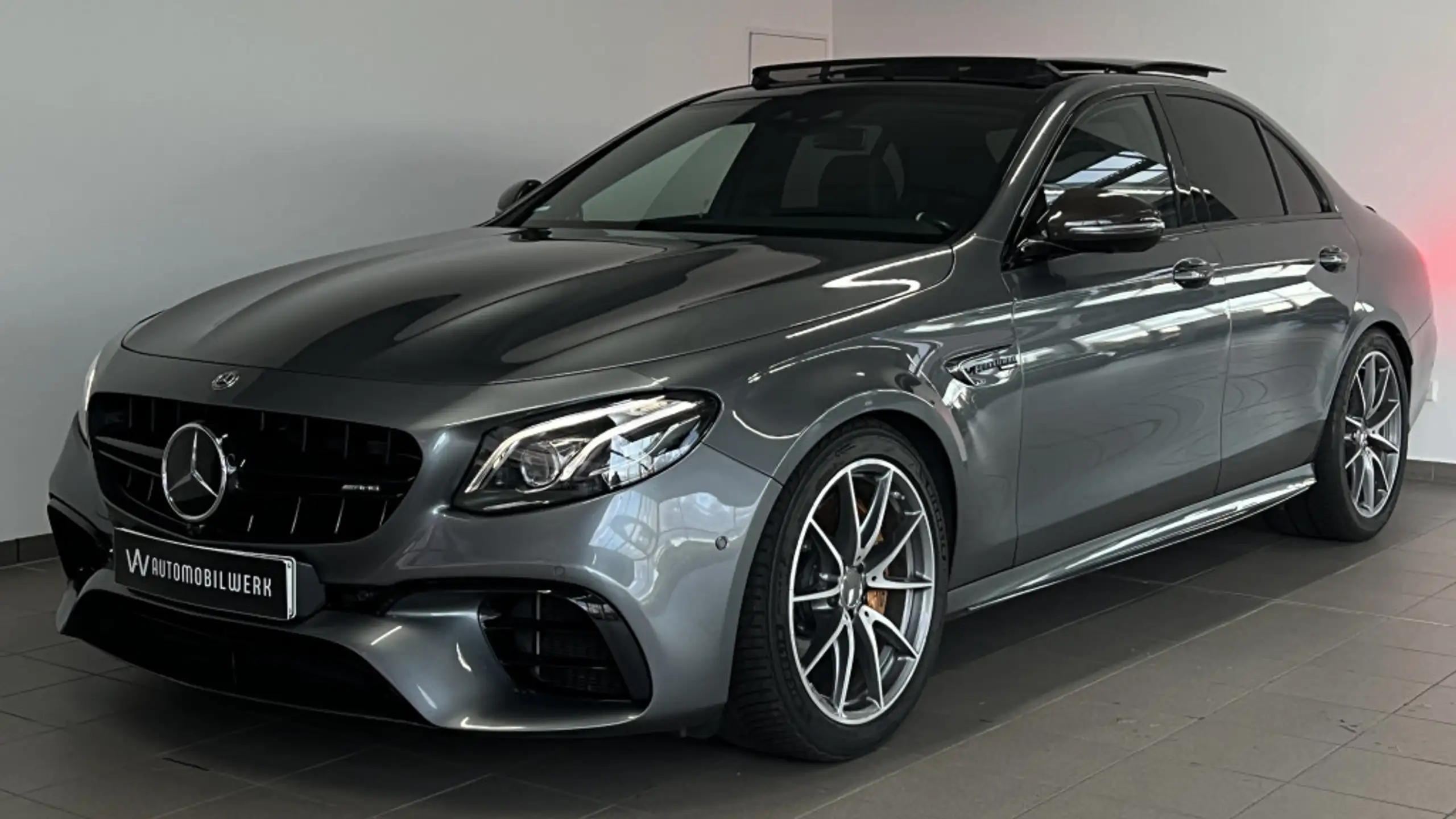 Mercedes-Benz - E 63 AMG