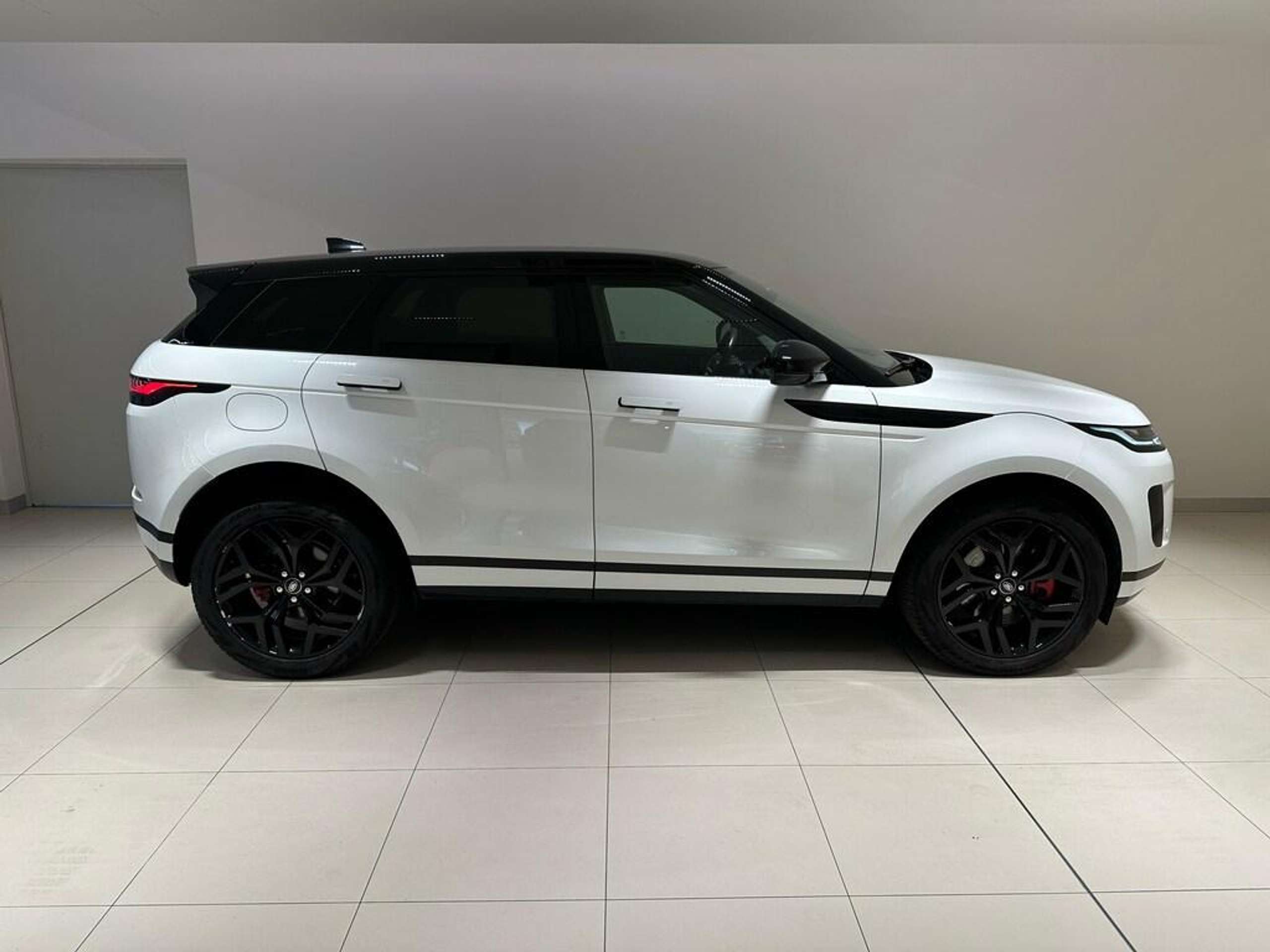 Land Rover - Range Rover Evoque