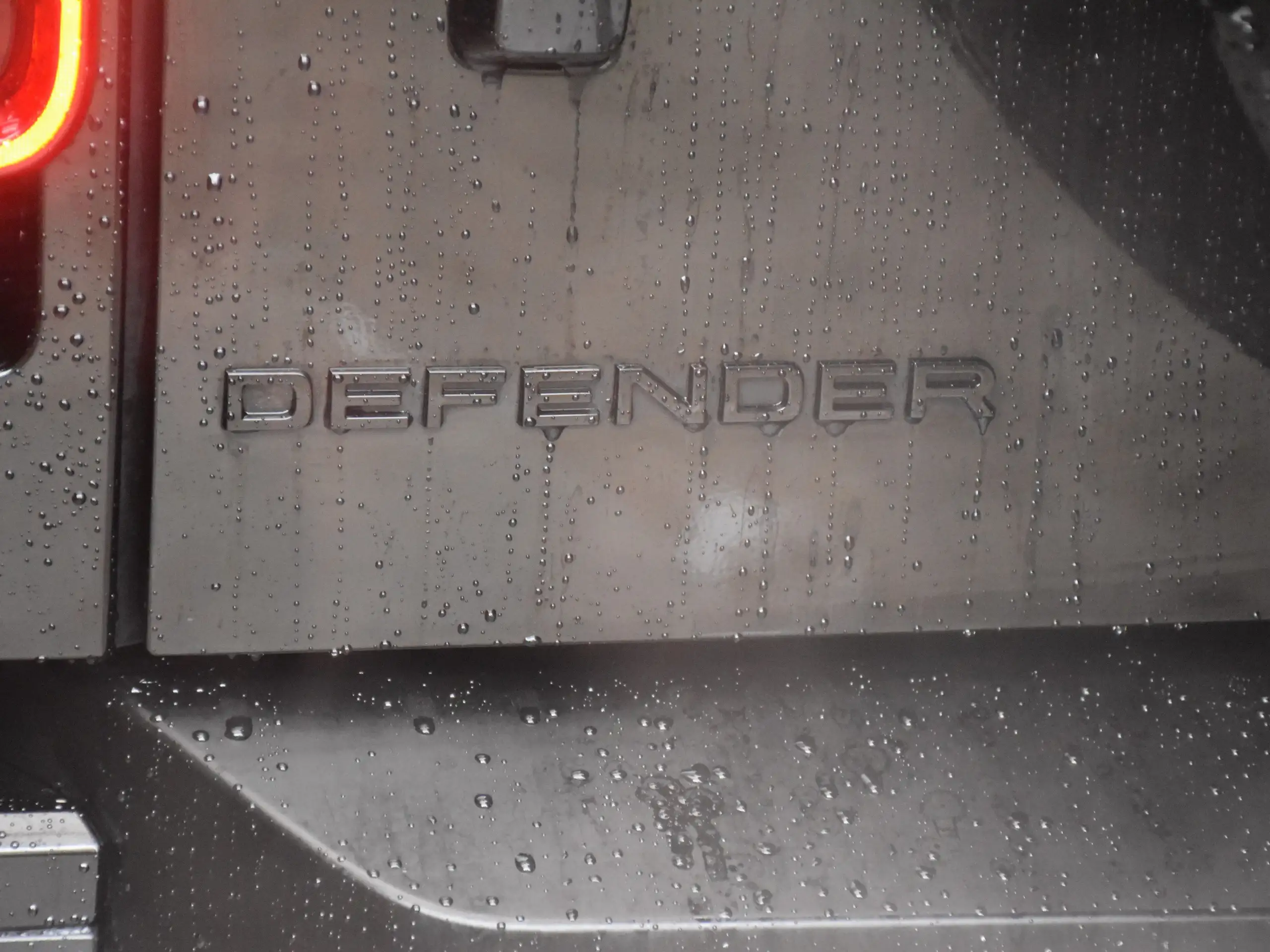 Land Rover - Defender