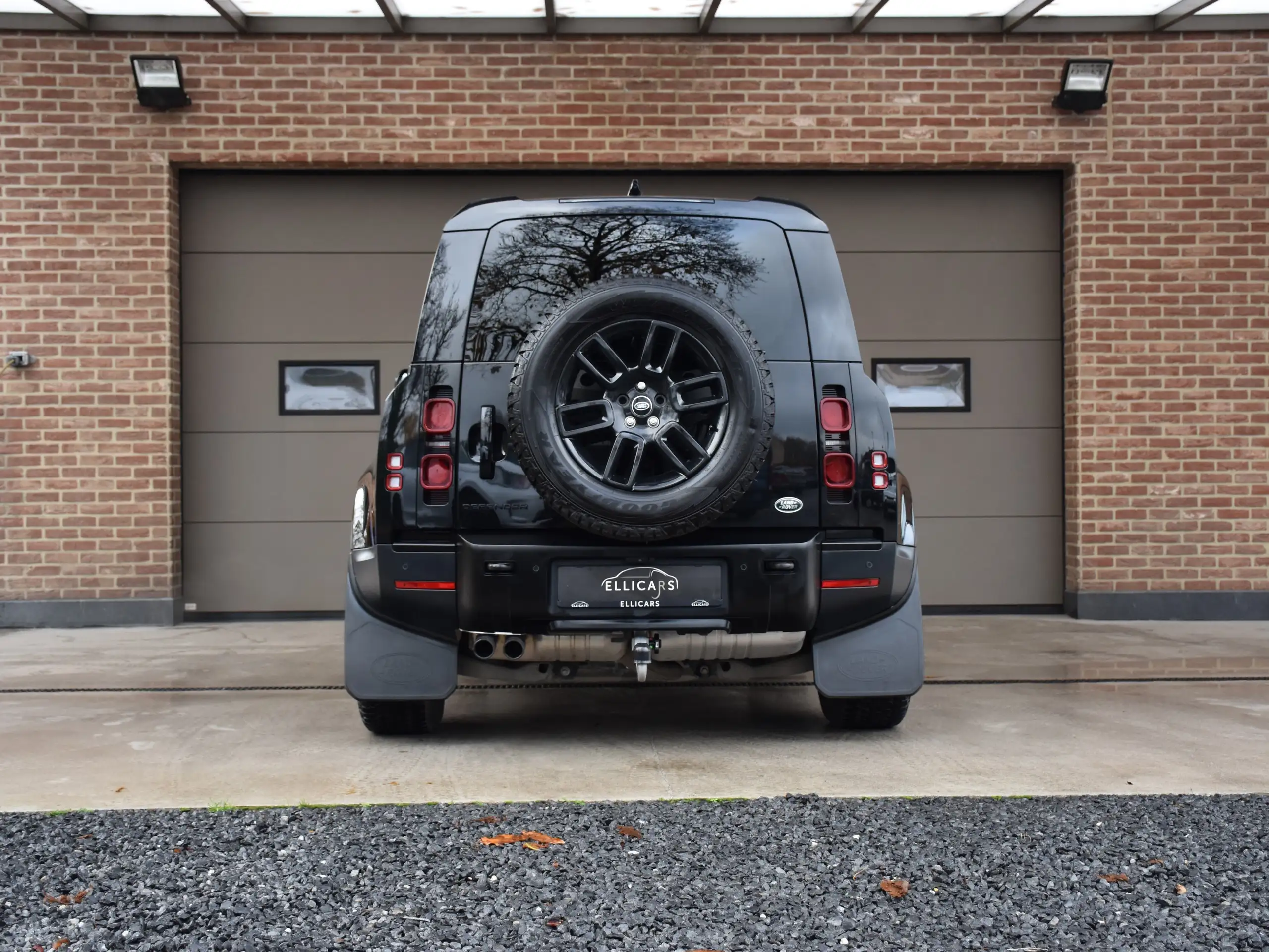 Land Rover - Defender