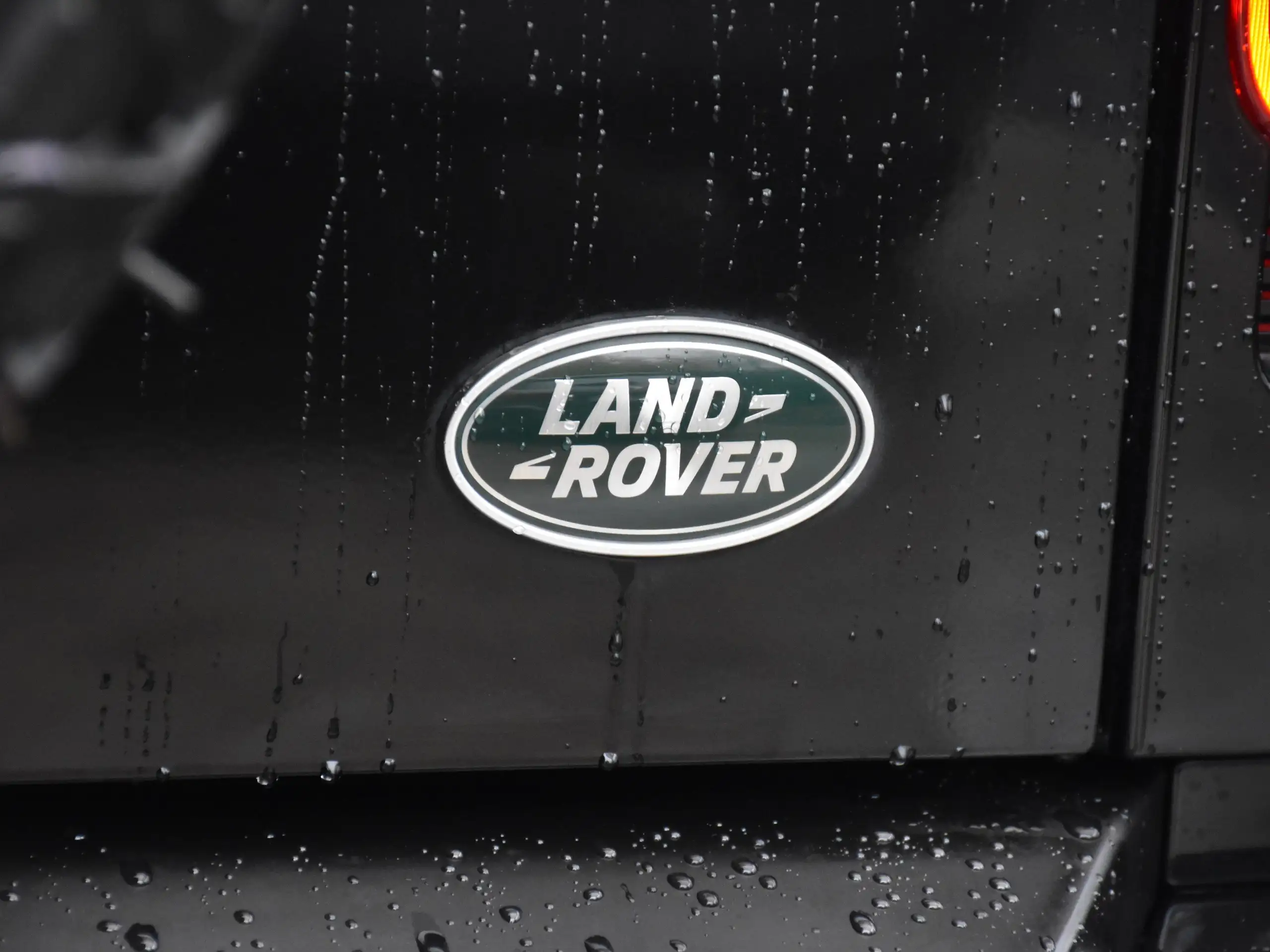 Land Rover - Defender