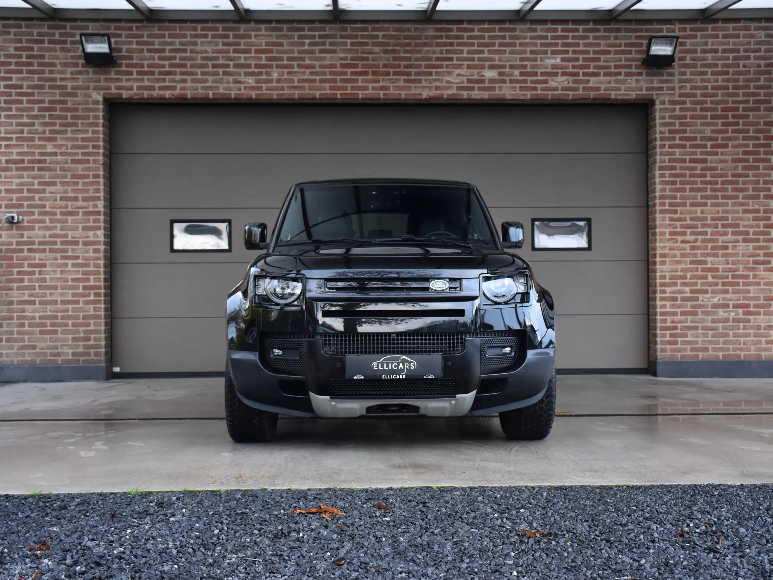 Land Rover - Defender