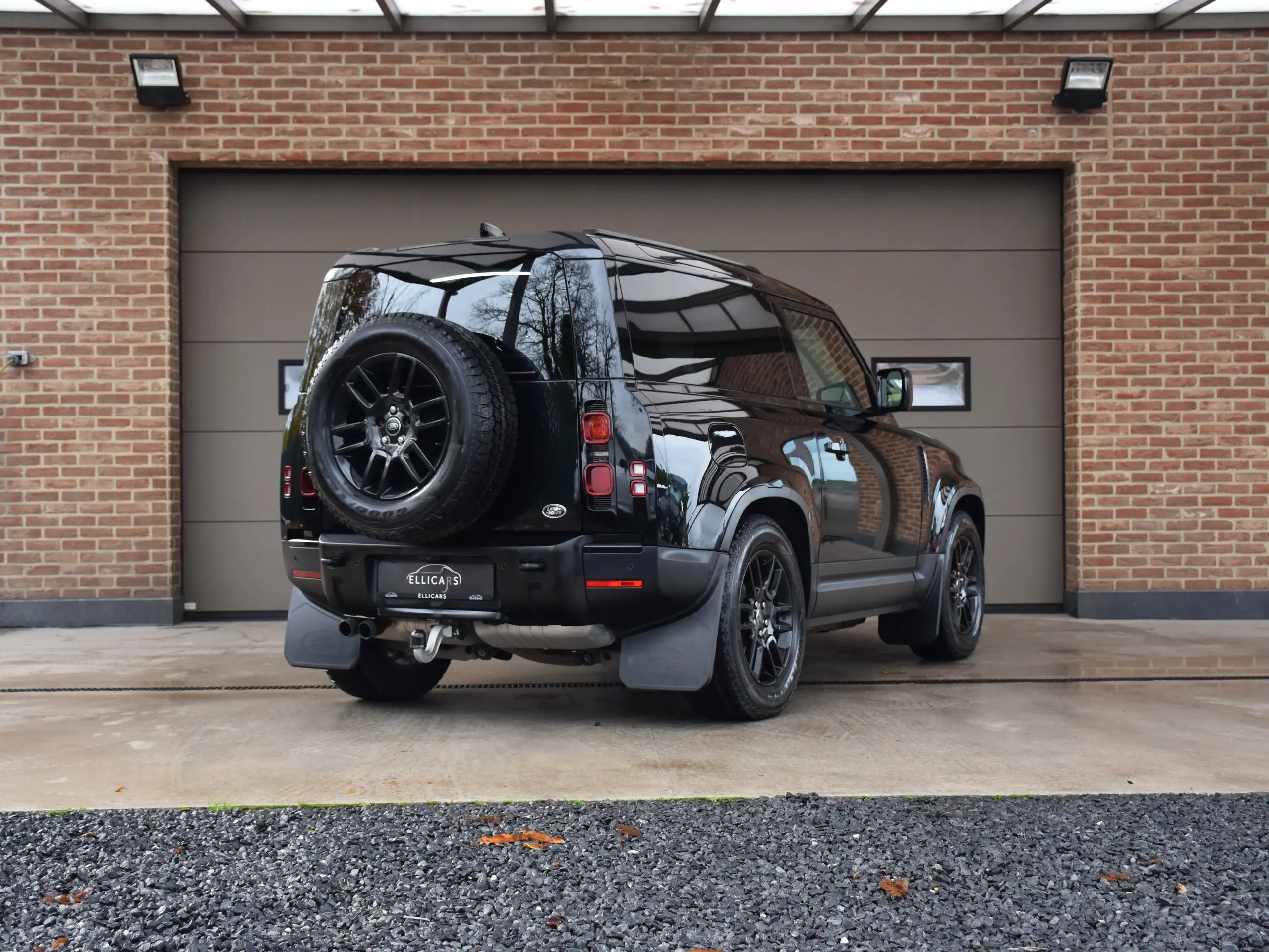 Land Rover - Defender