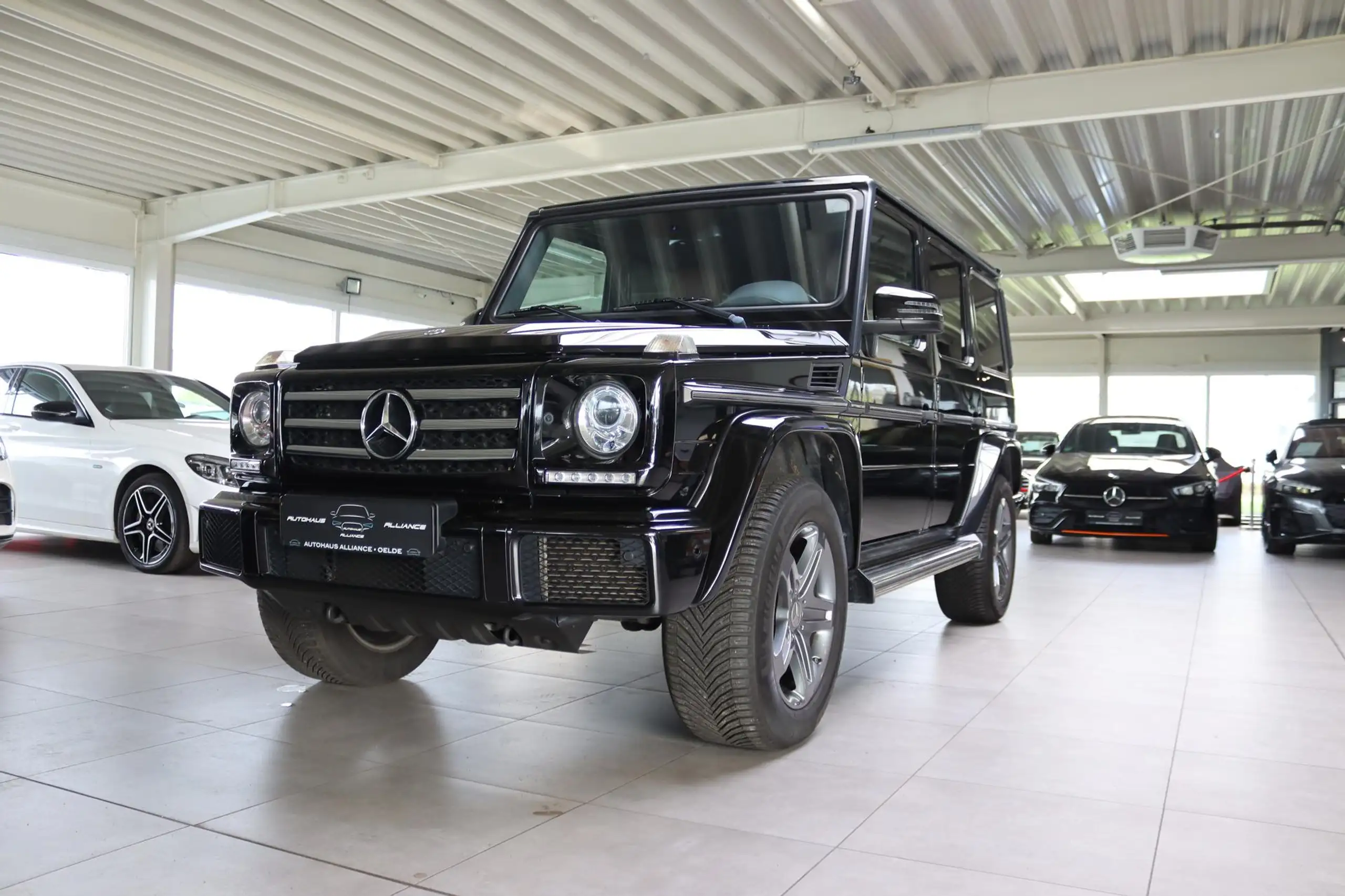 Mercedes-Benz - G