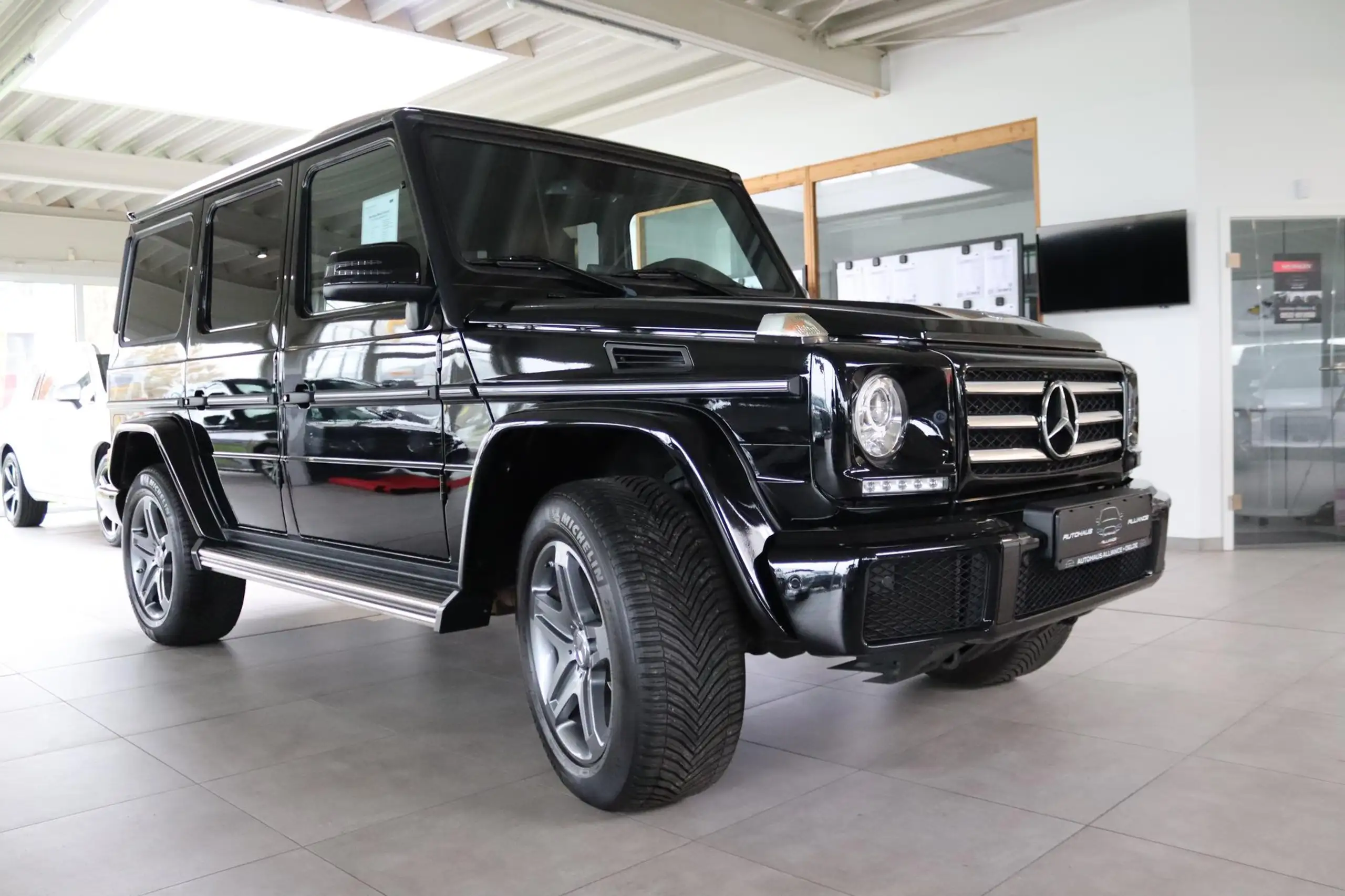 Mercedes-Benz - G