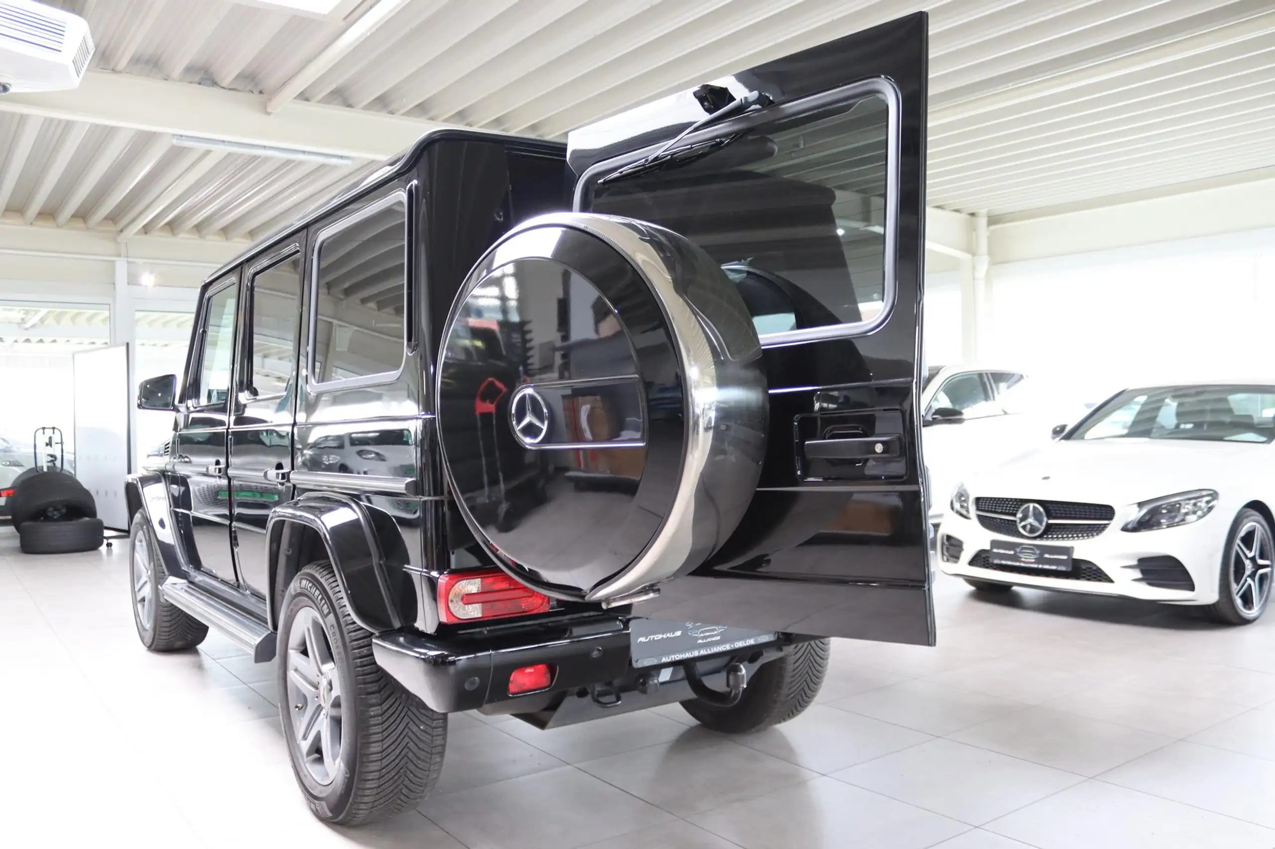 Mercedes-Benz - G