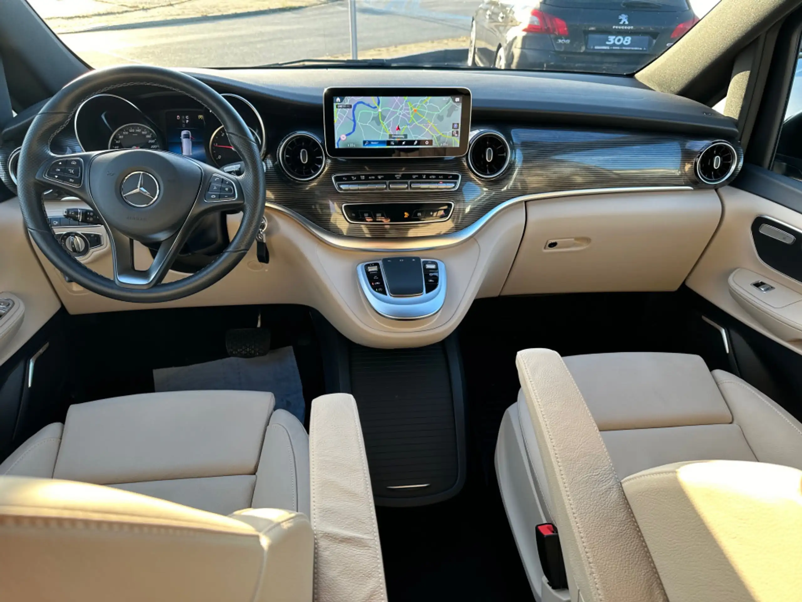 Mercedes-Benz - V