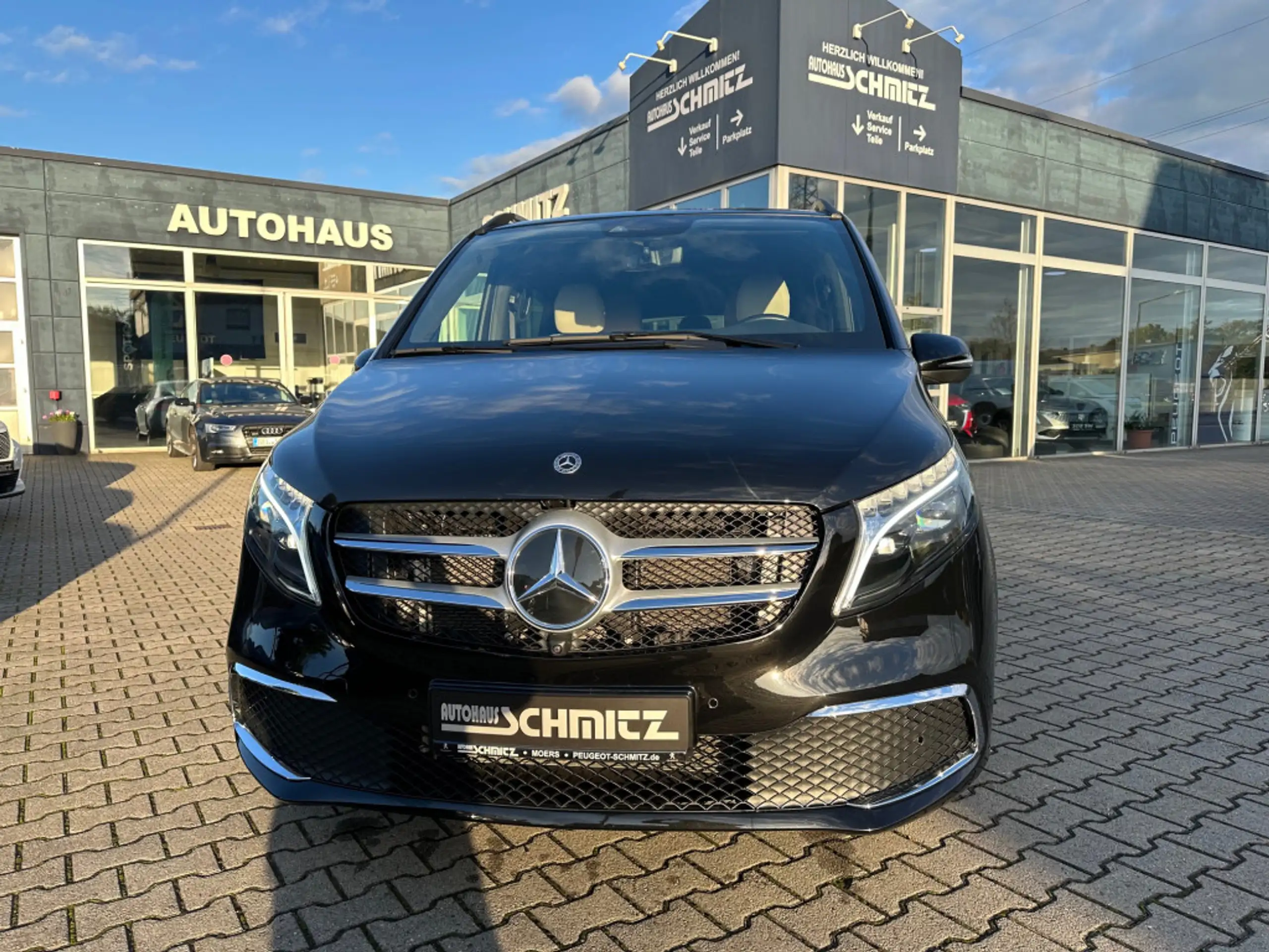 Mercedes-Benz - V