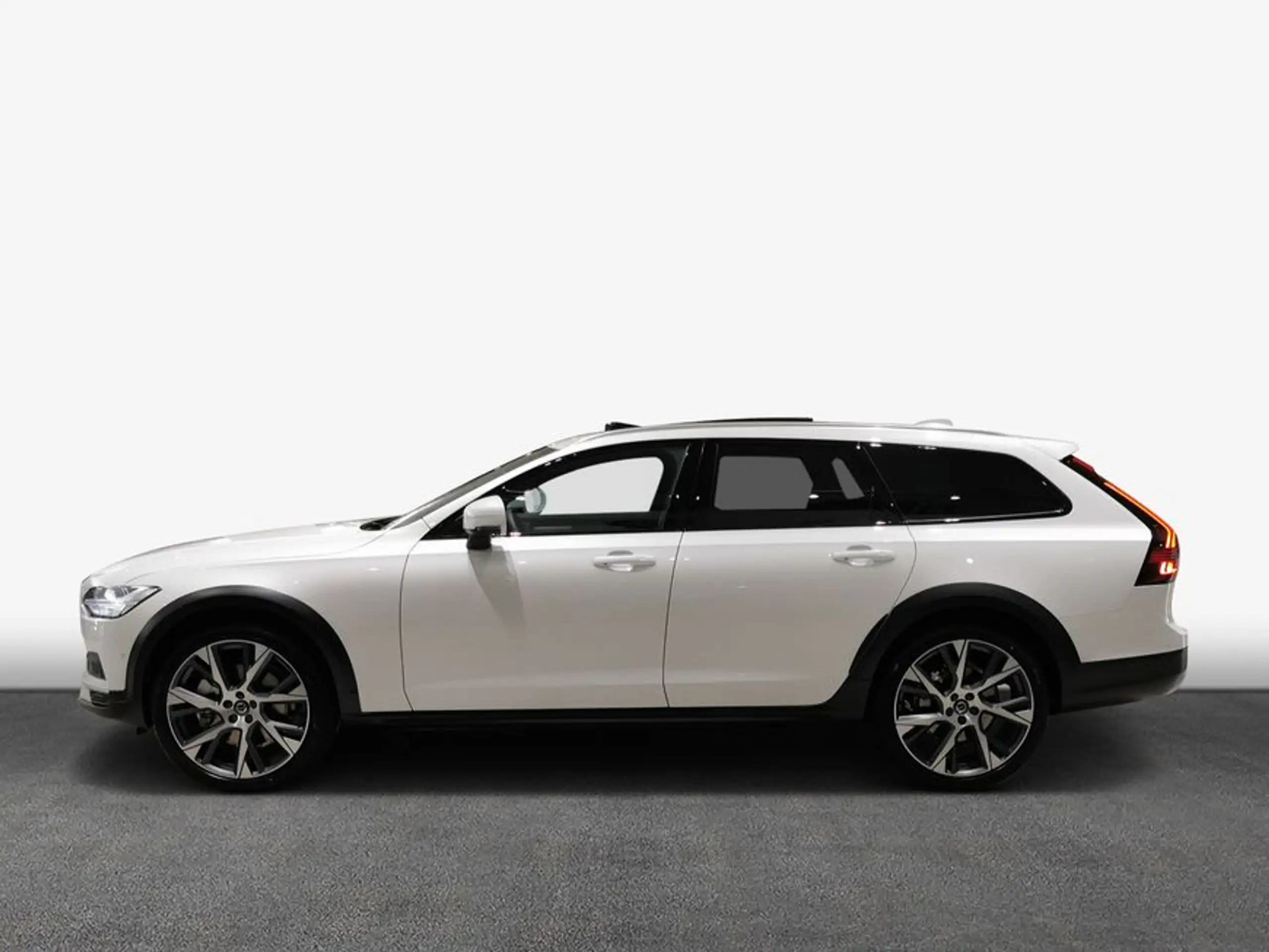 Volvo - V90 Cross Country