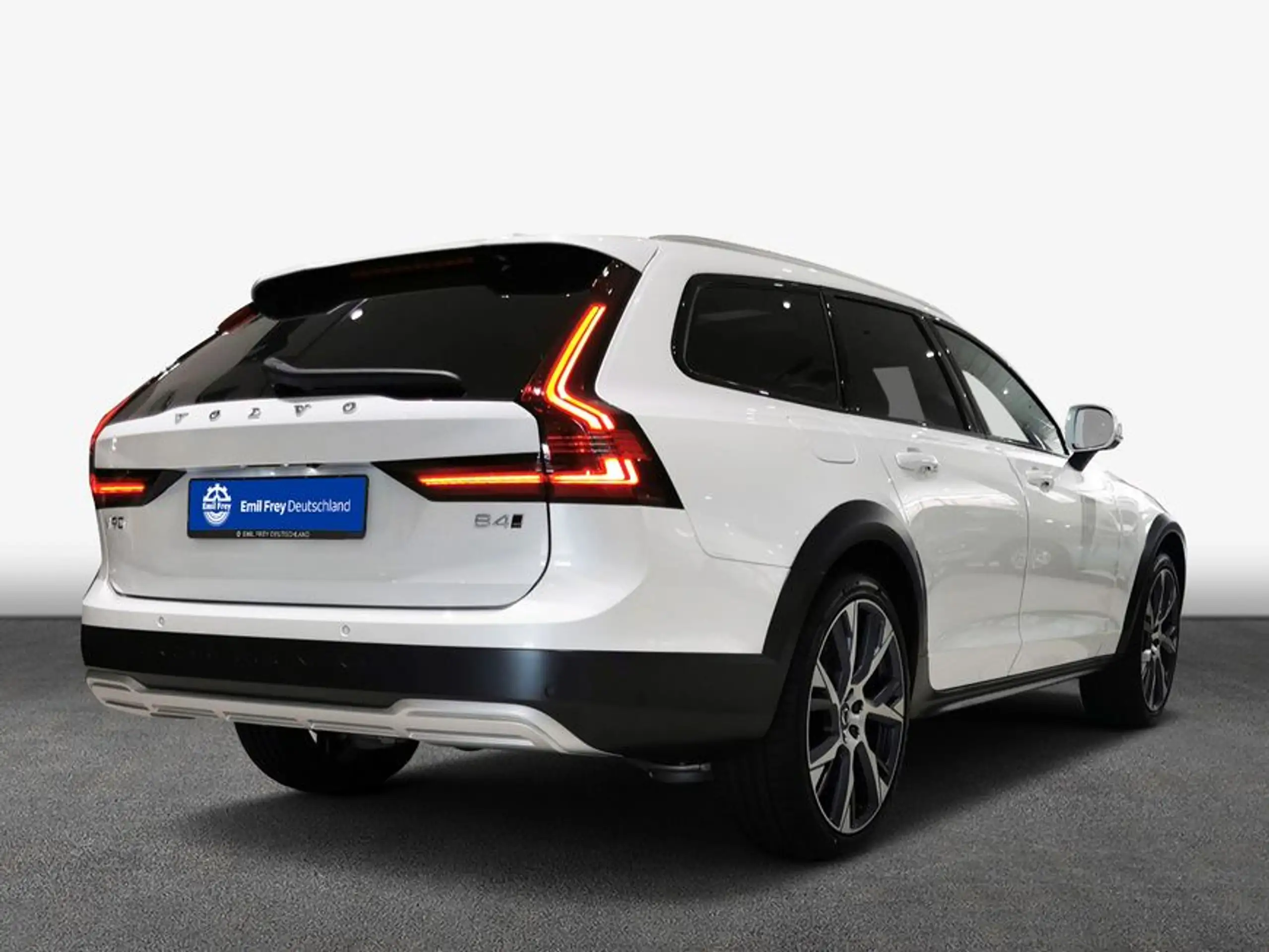 Volvo - V90 Cross Country