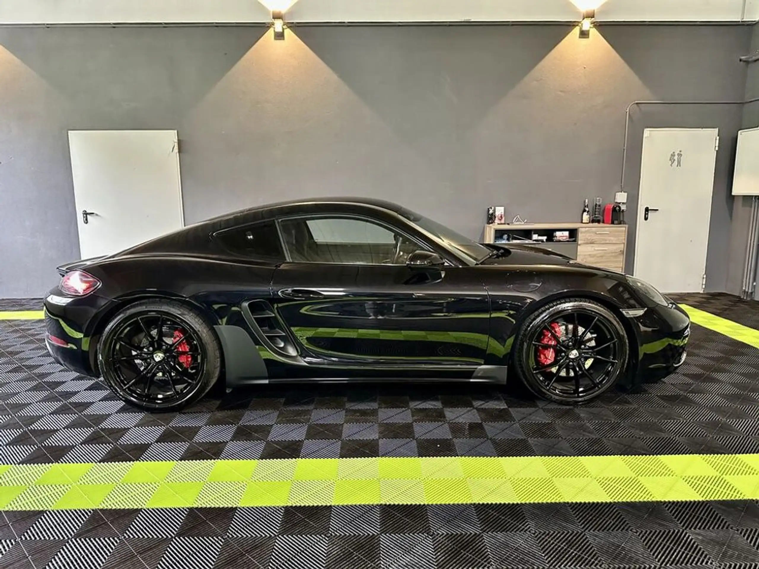 Porsche - Cayman