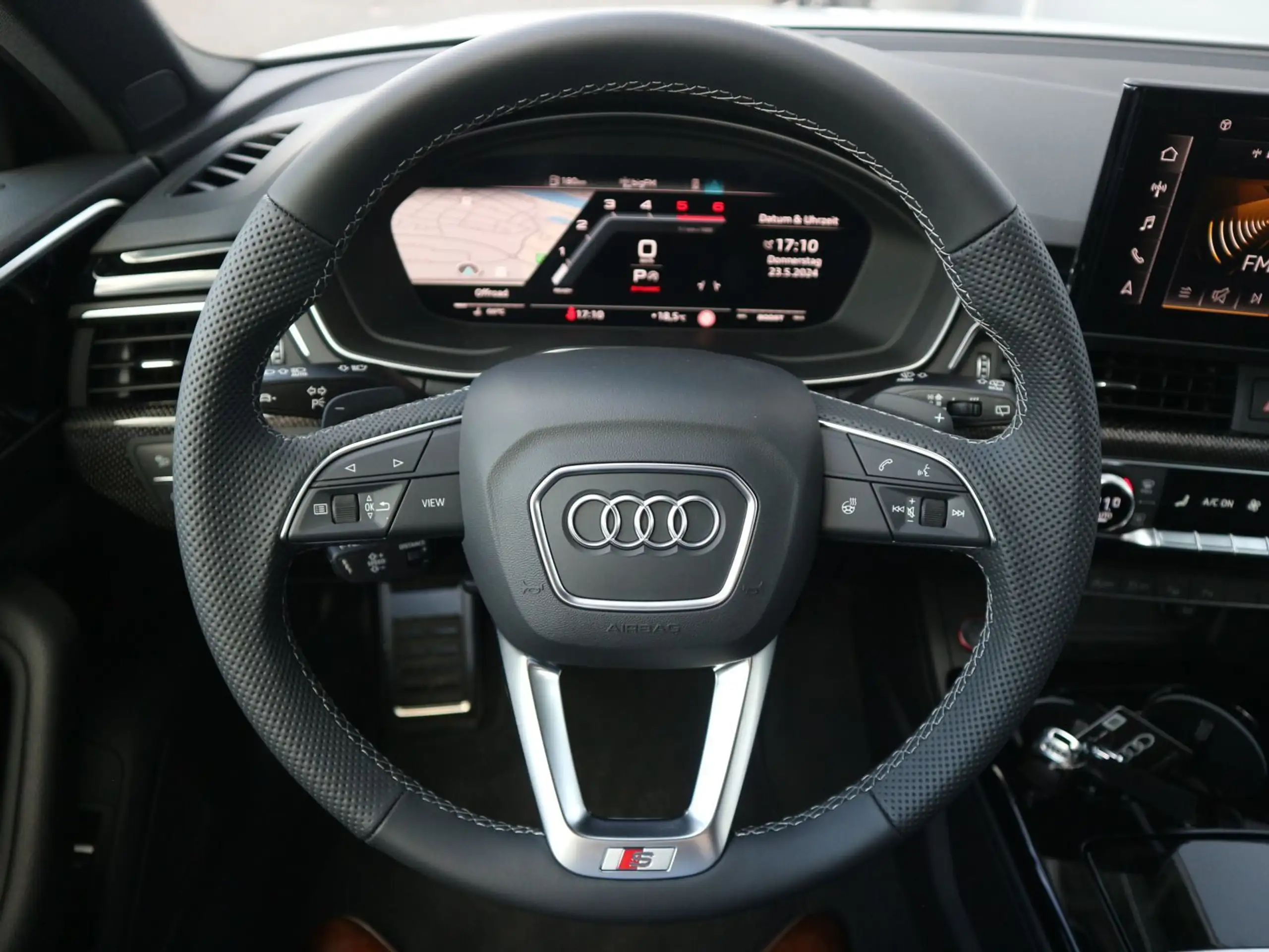 Audi - S4