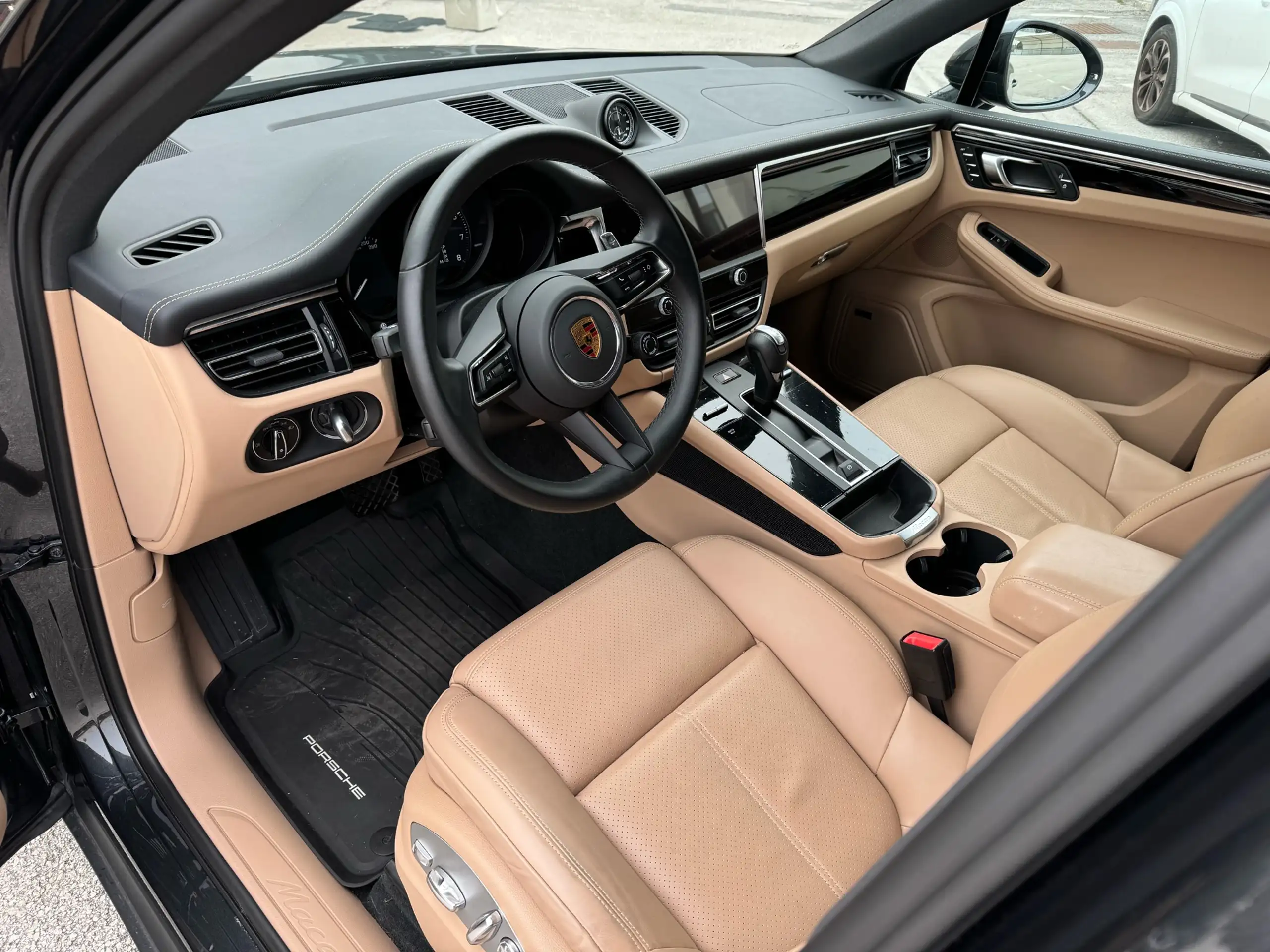 Porsche - Macan