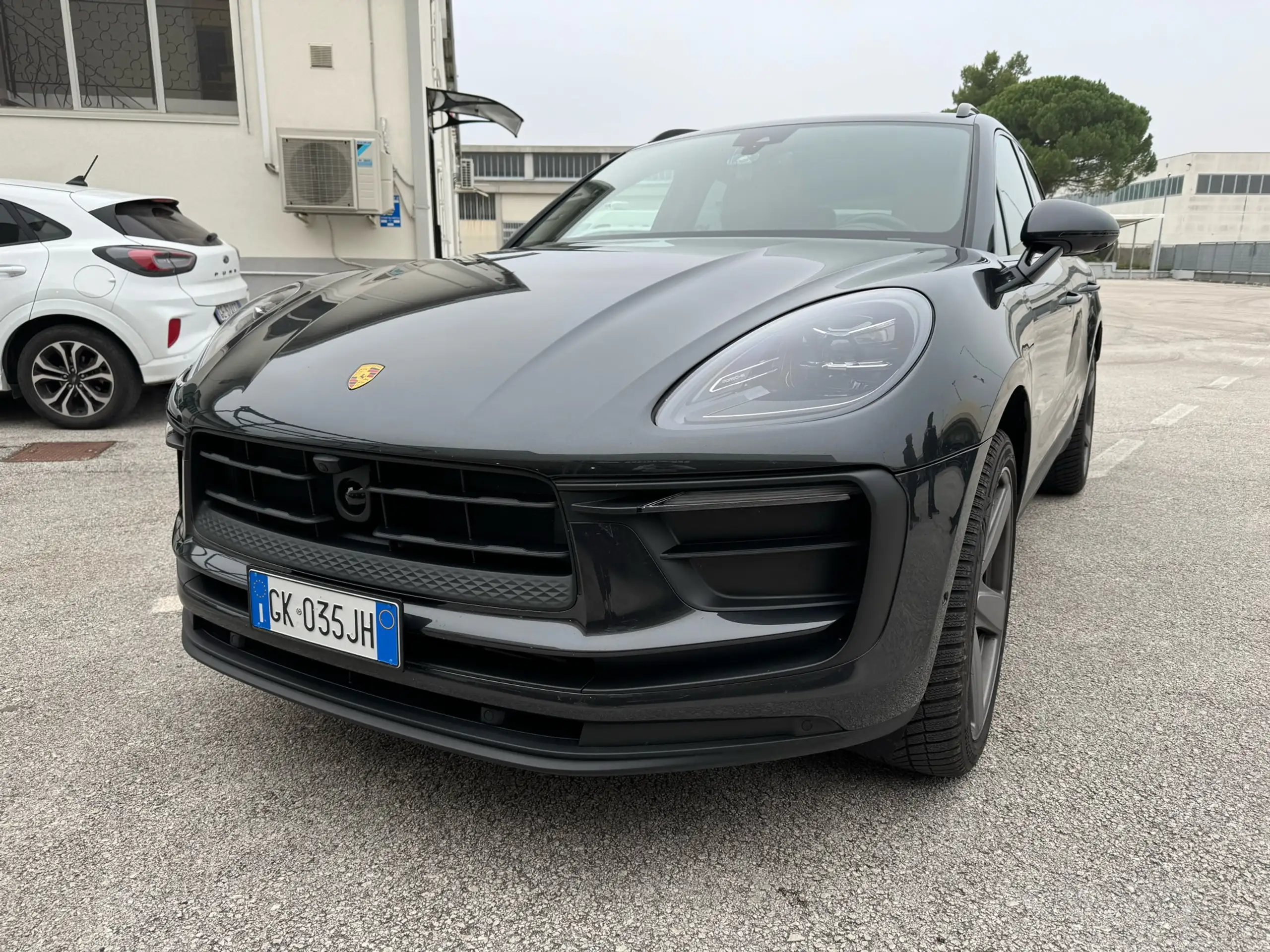 Porsche - Macan