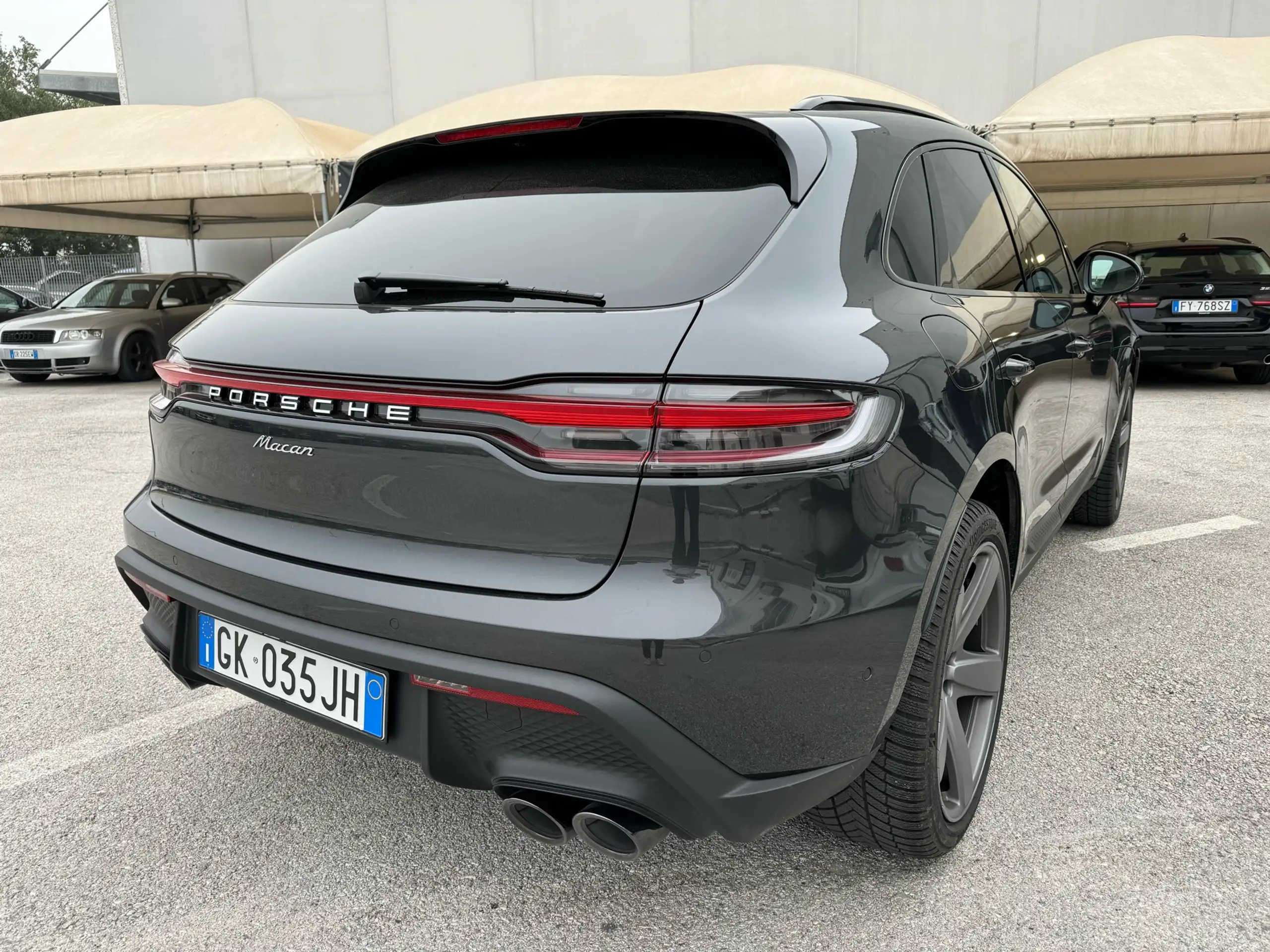 Porsche - Macan