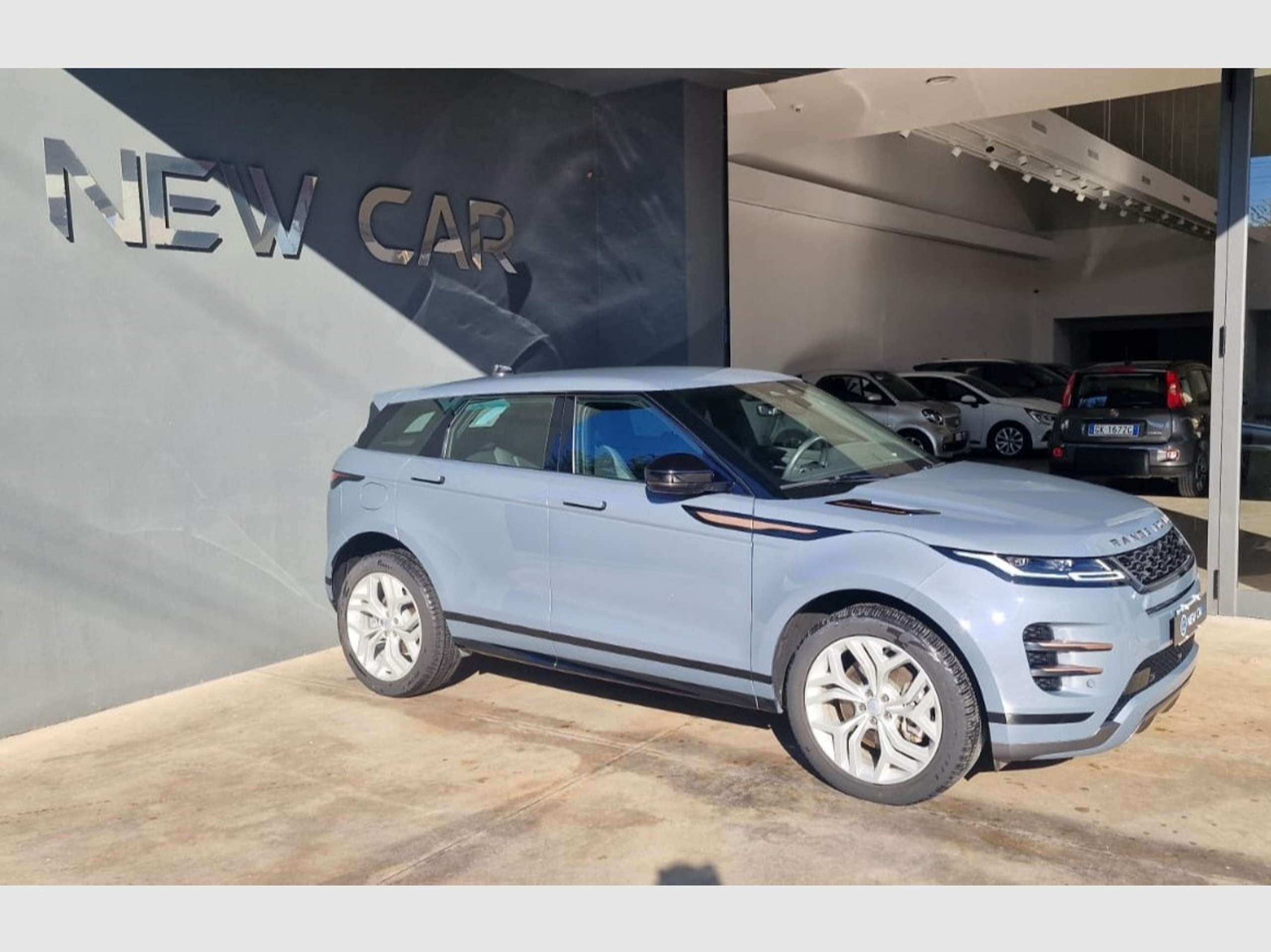 Land Rover - Range Rover Evoque