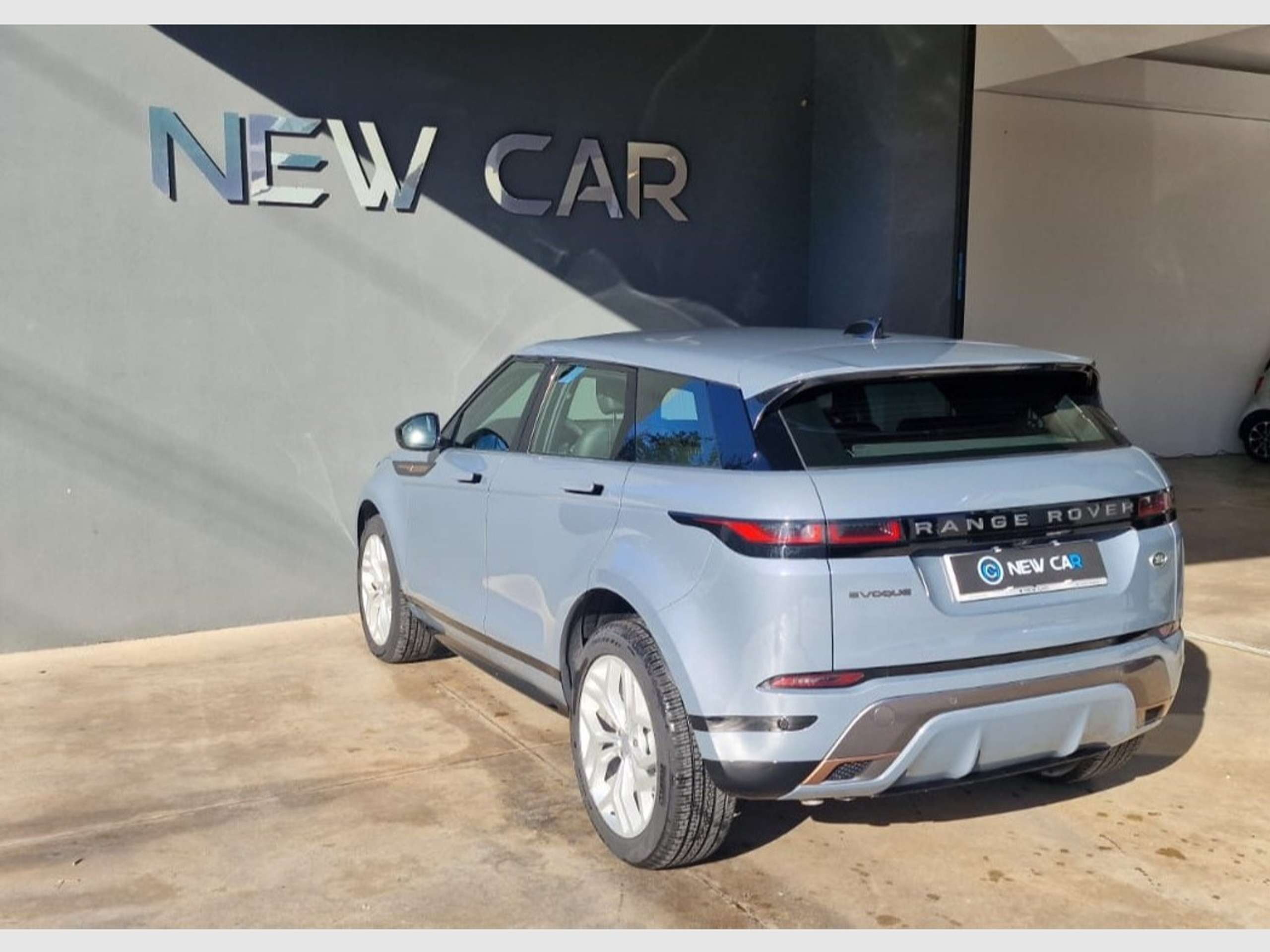 Land Rover - Range Rover Evoque