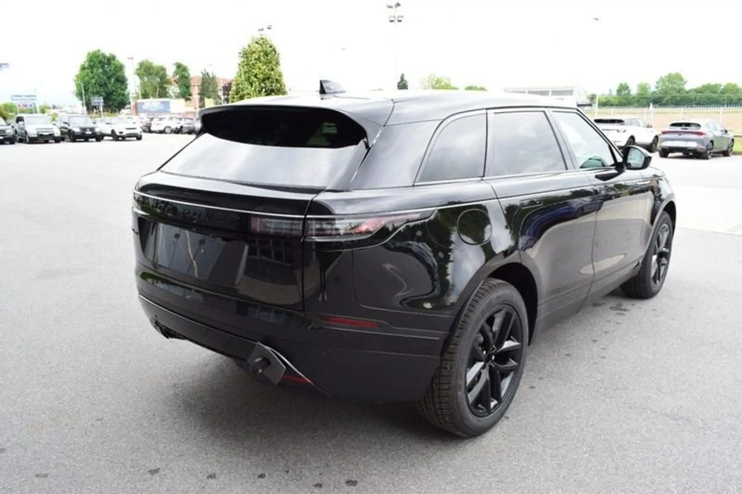 Land Rover - Range Rover Velar