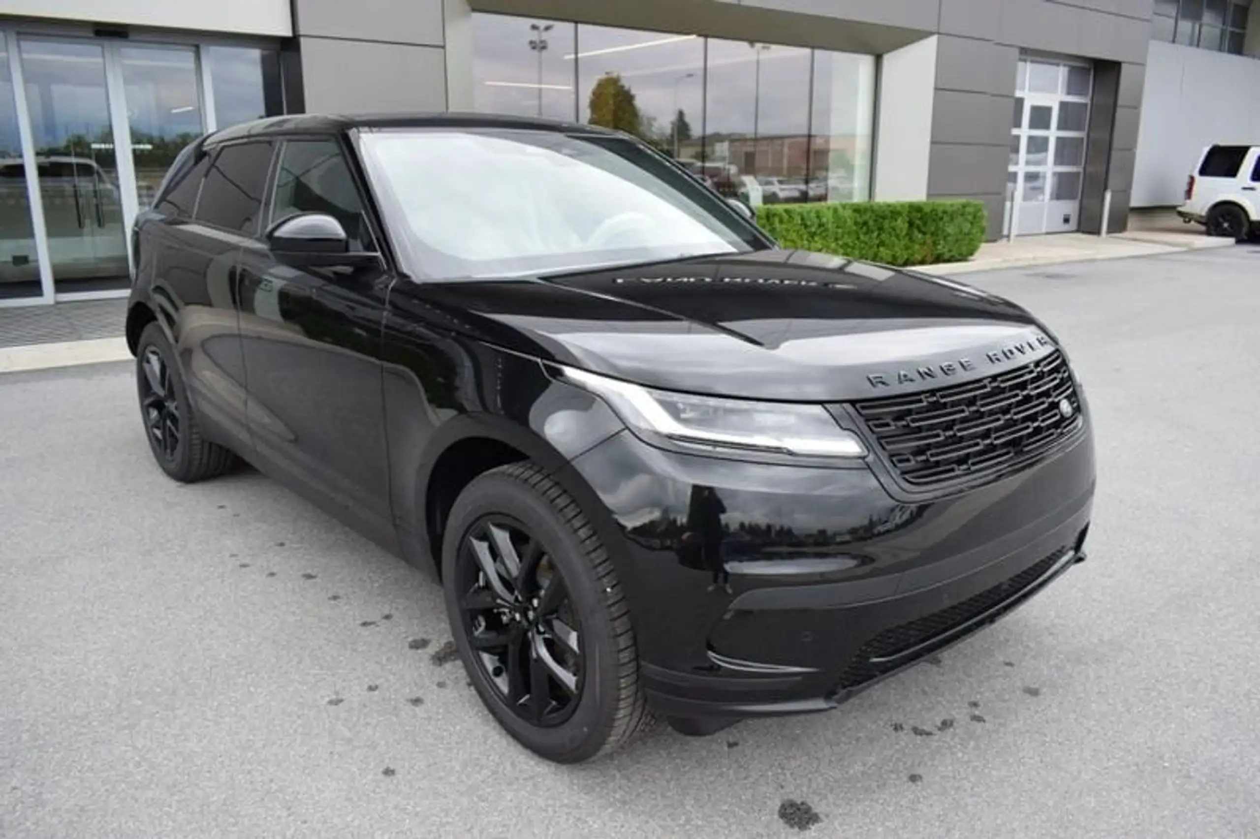 Land Rover - Range Rover Velar