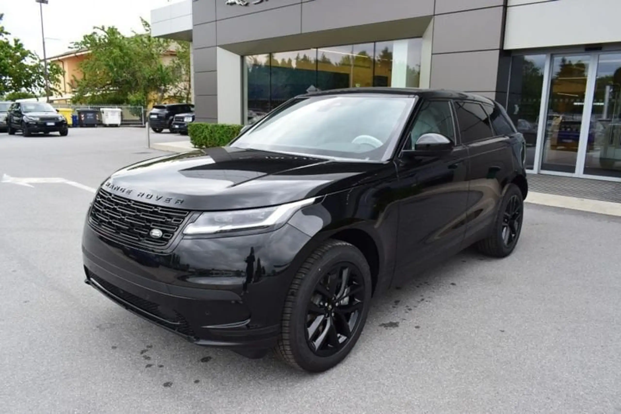 Land Rover - Range Rover Velar