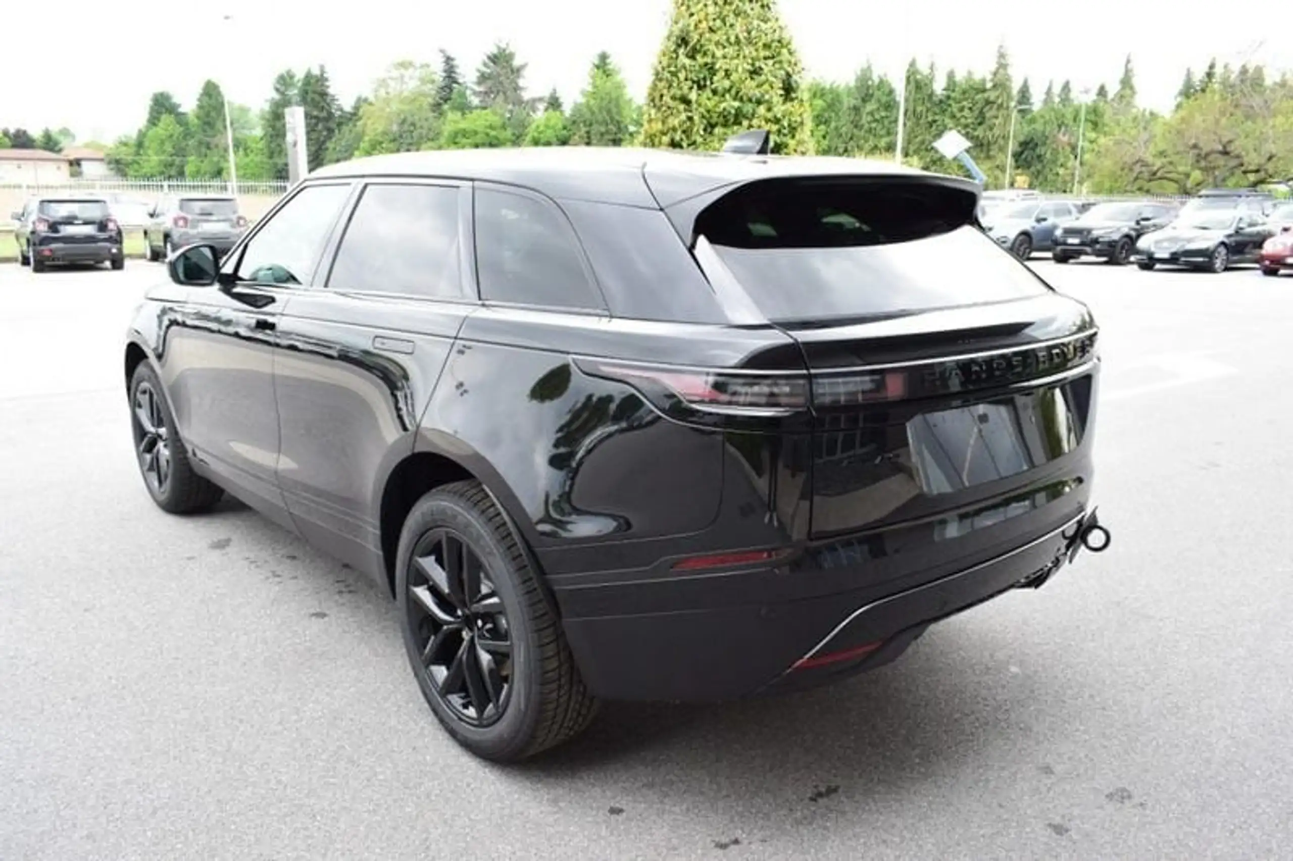 Land Rover - Range Rover Velar