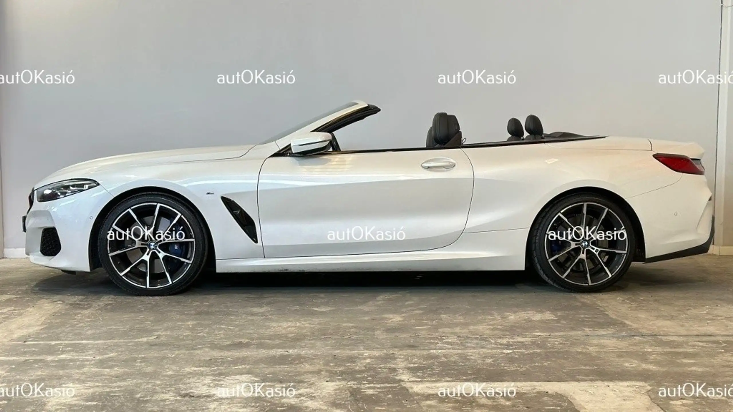 BMW - 840