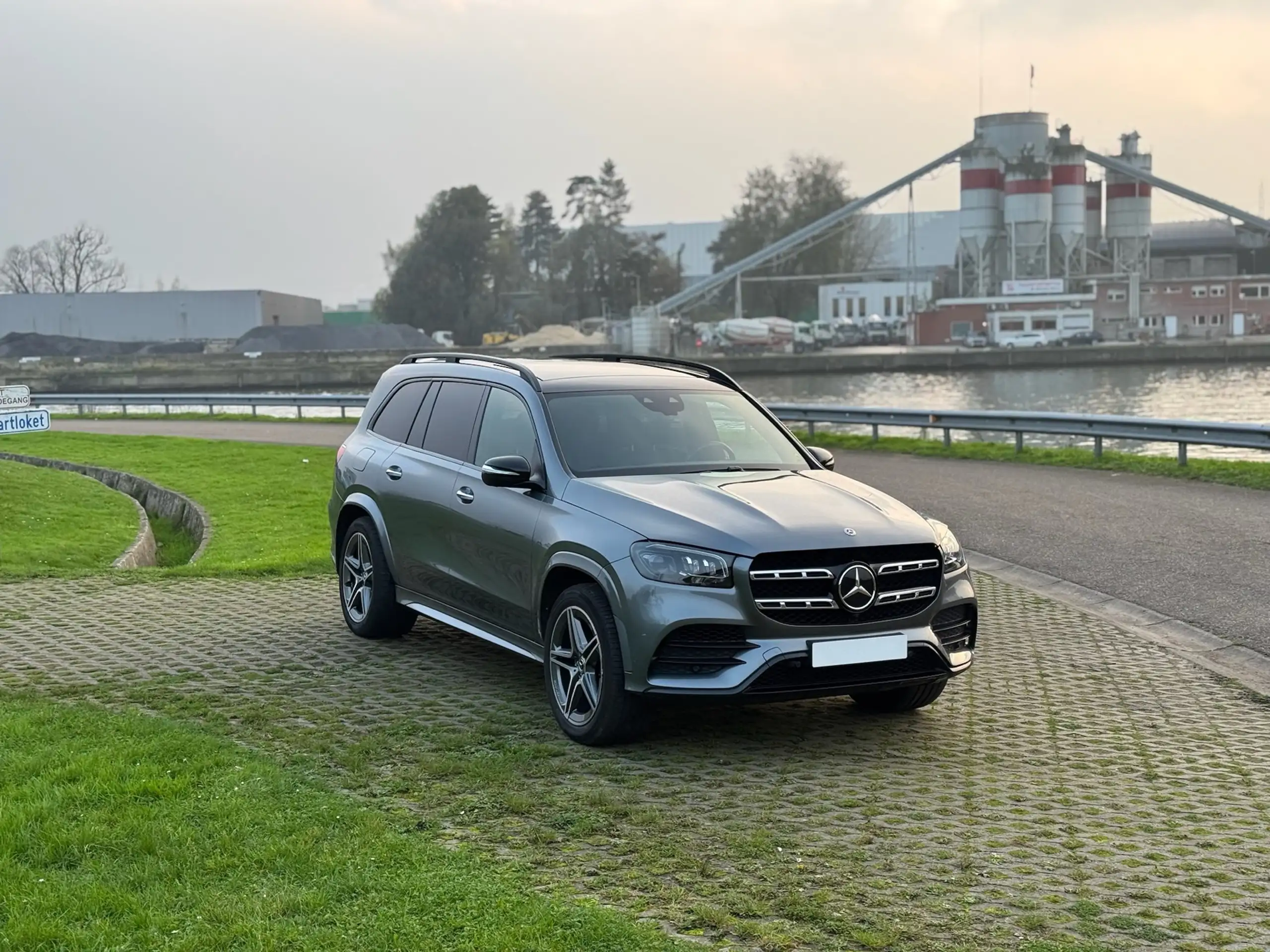 Mercedes-Benz - GLS 350