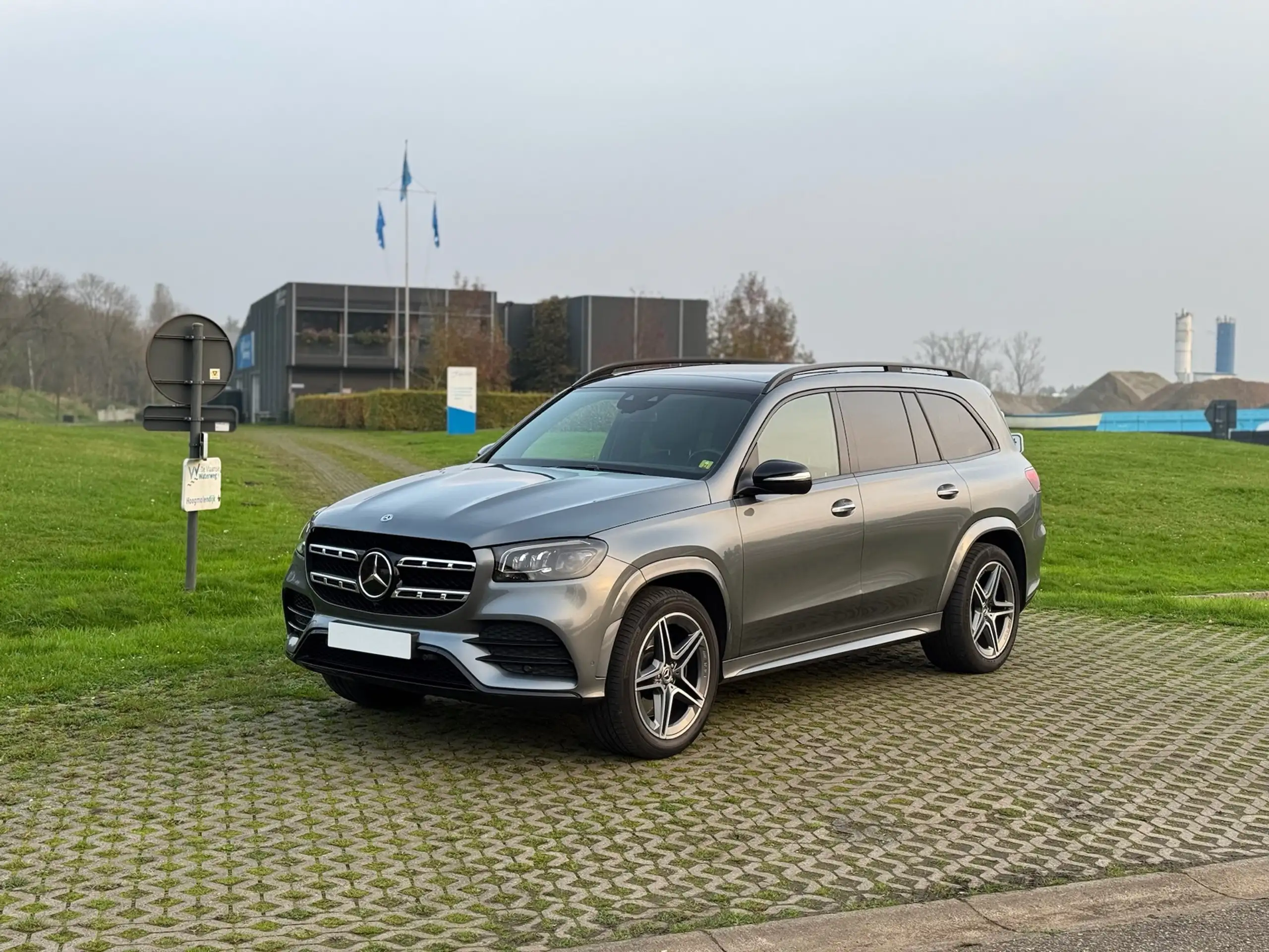 Mercedes-Benz - GLS 350