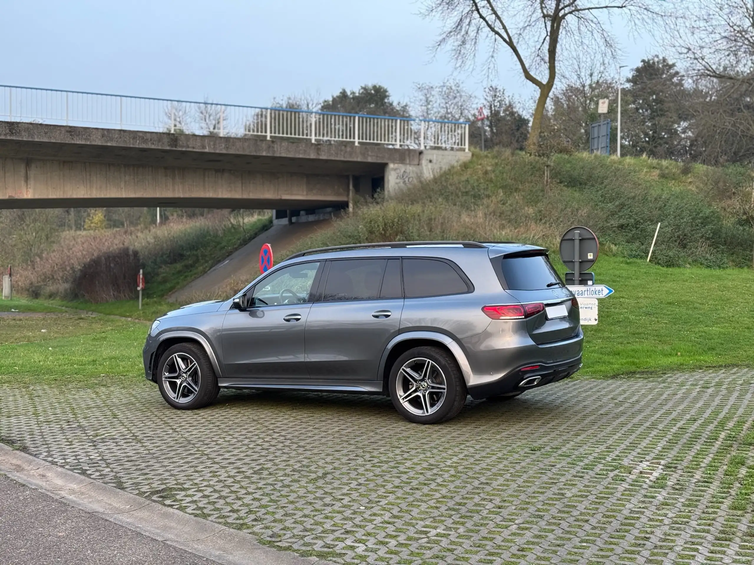 Mercedes-Benz - GLS 350