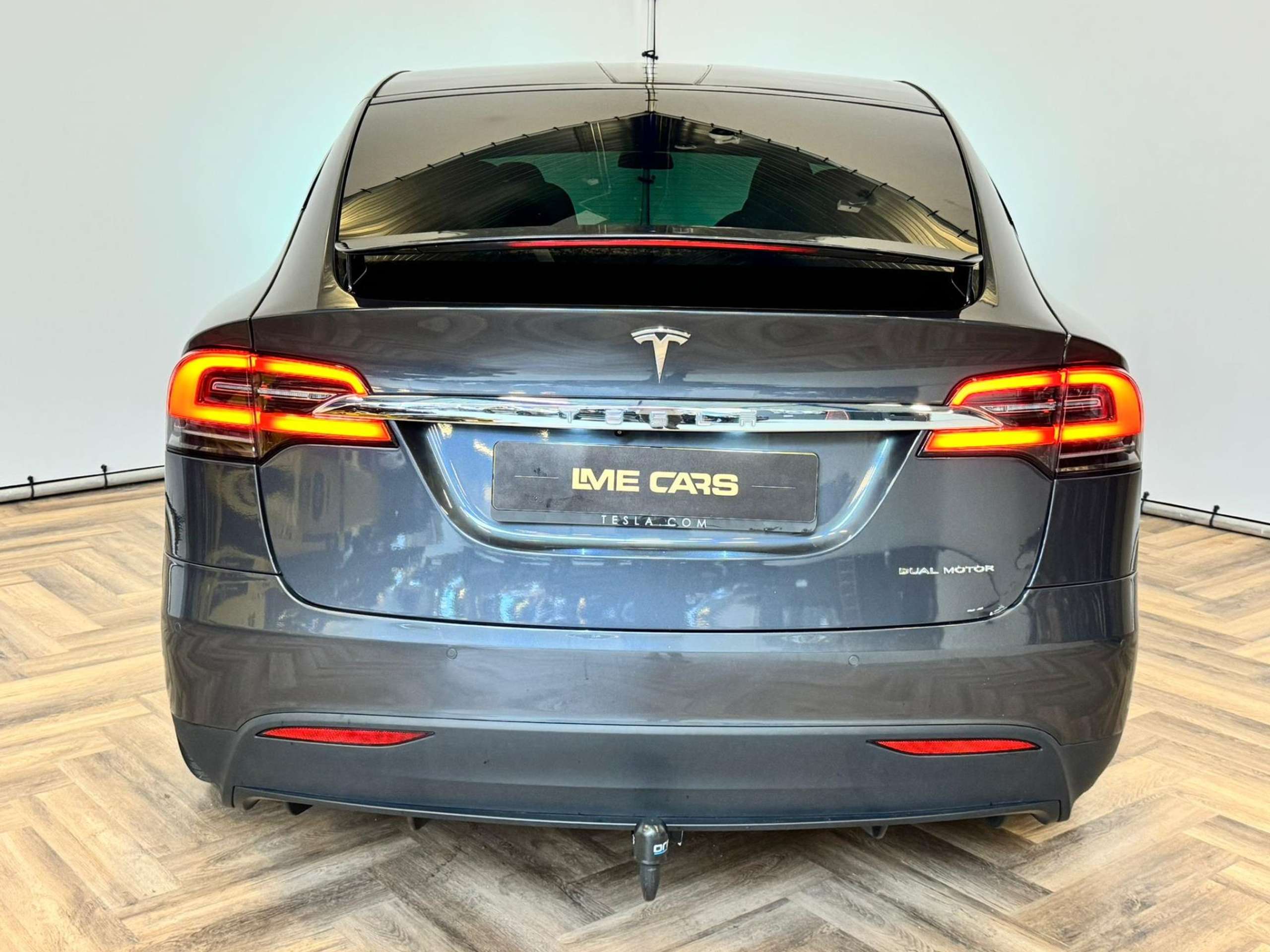 Tesla - Model X