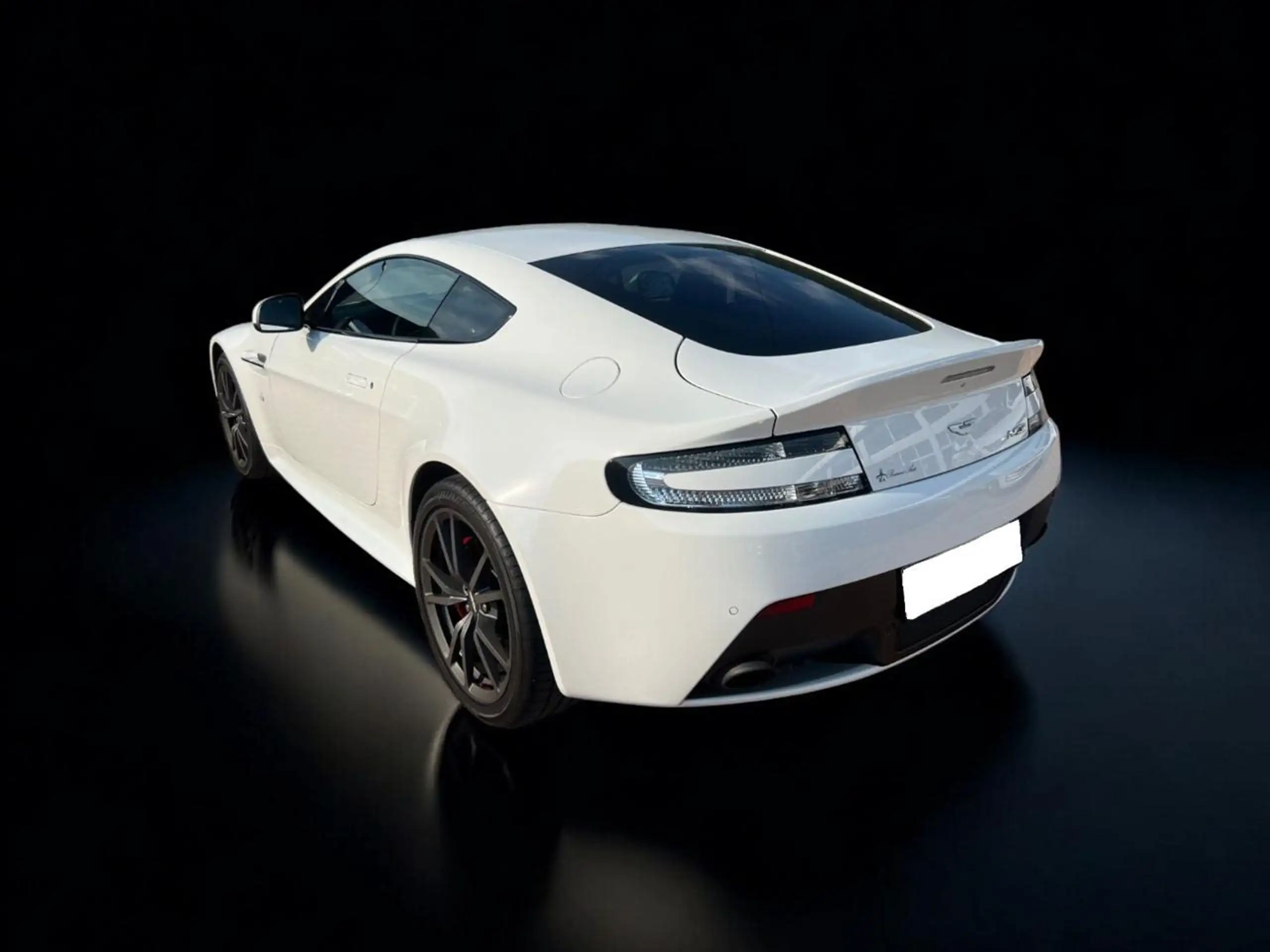 Aston Martin - Vantage