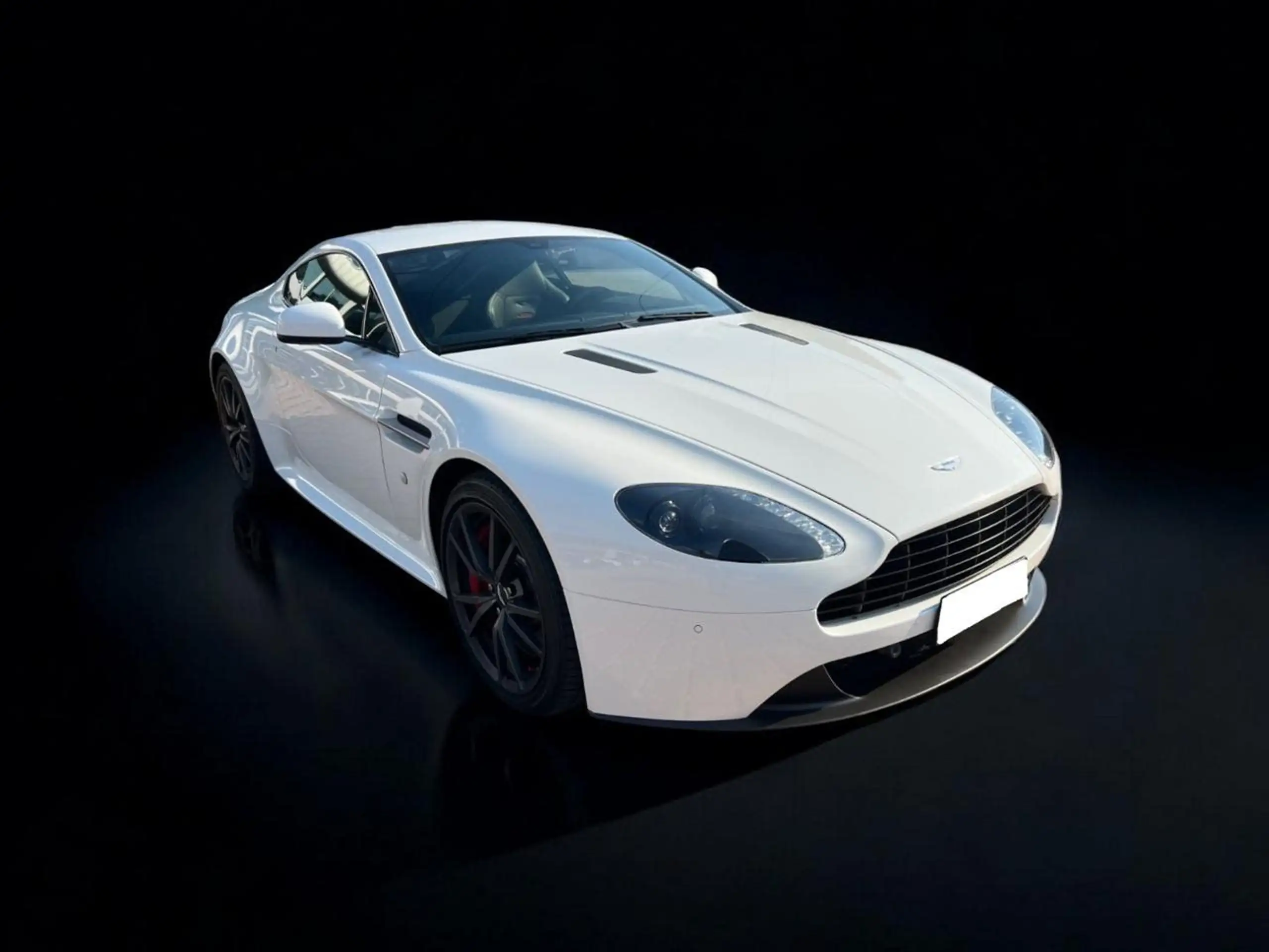 Aston Martin - Vantage