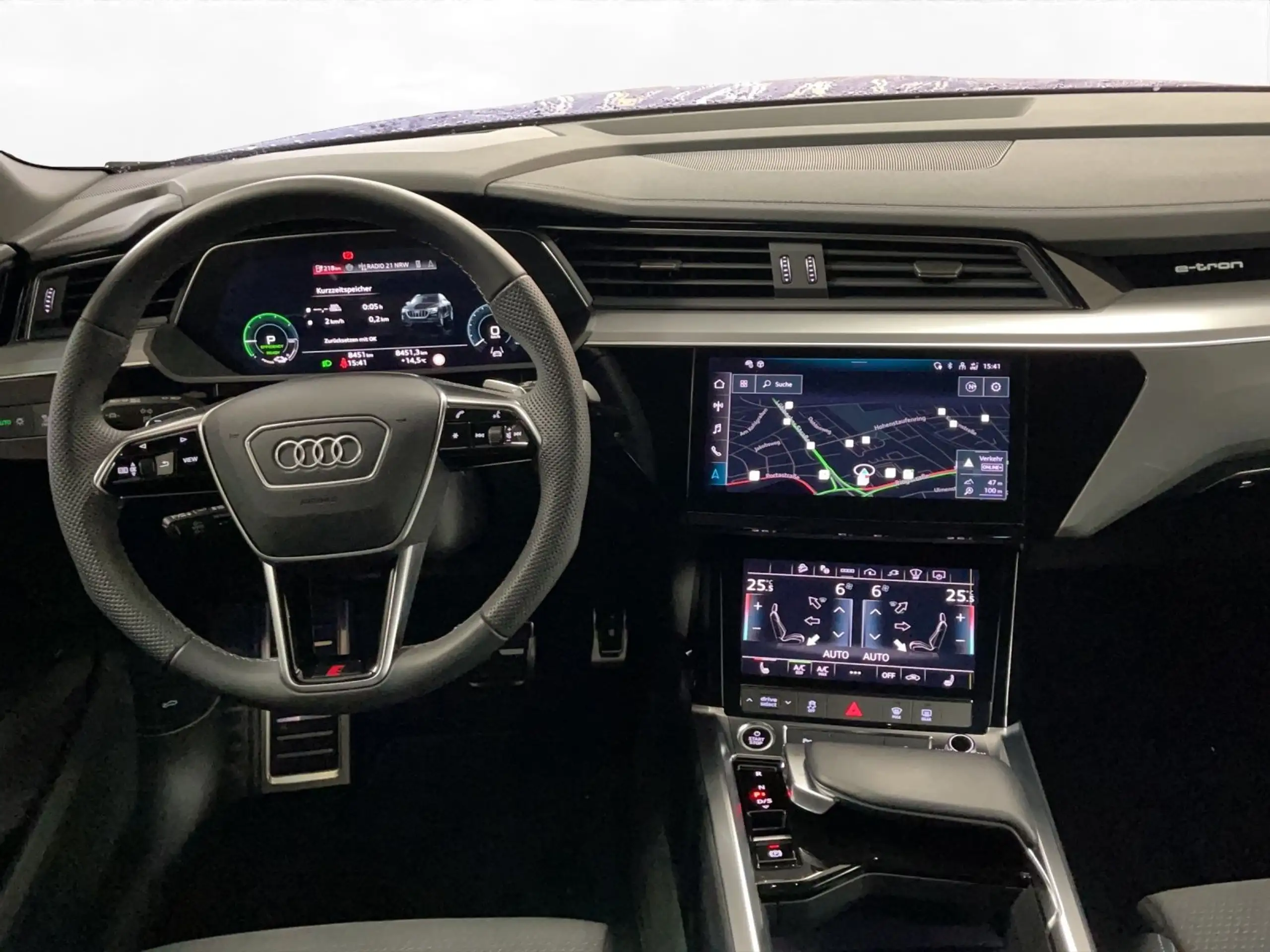 Audi - Q8 e-tron