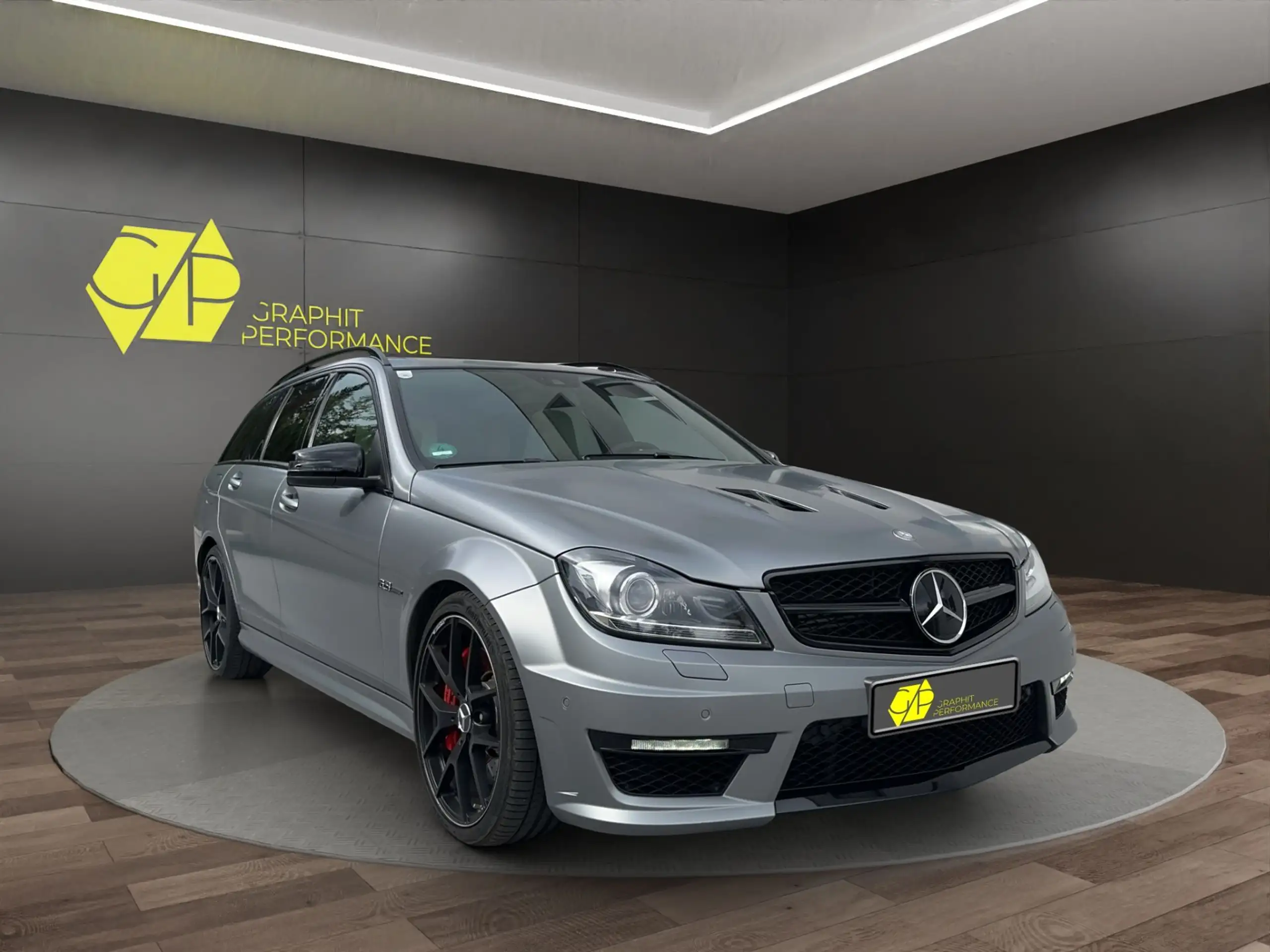 Mercedes-Benz - C 63 AMG