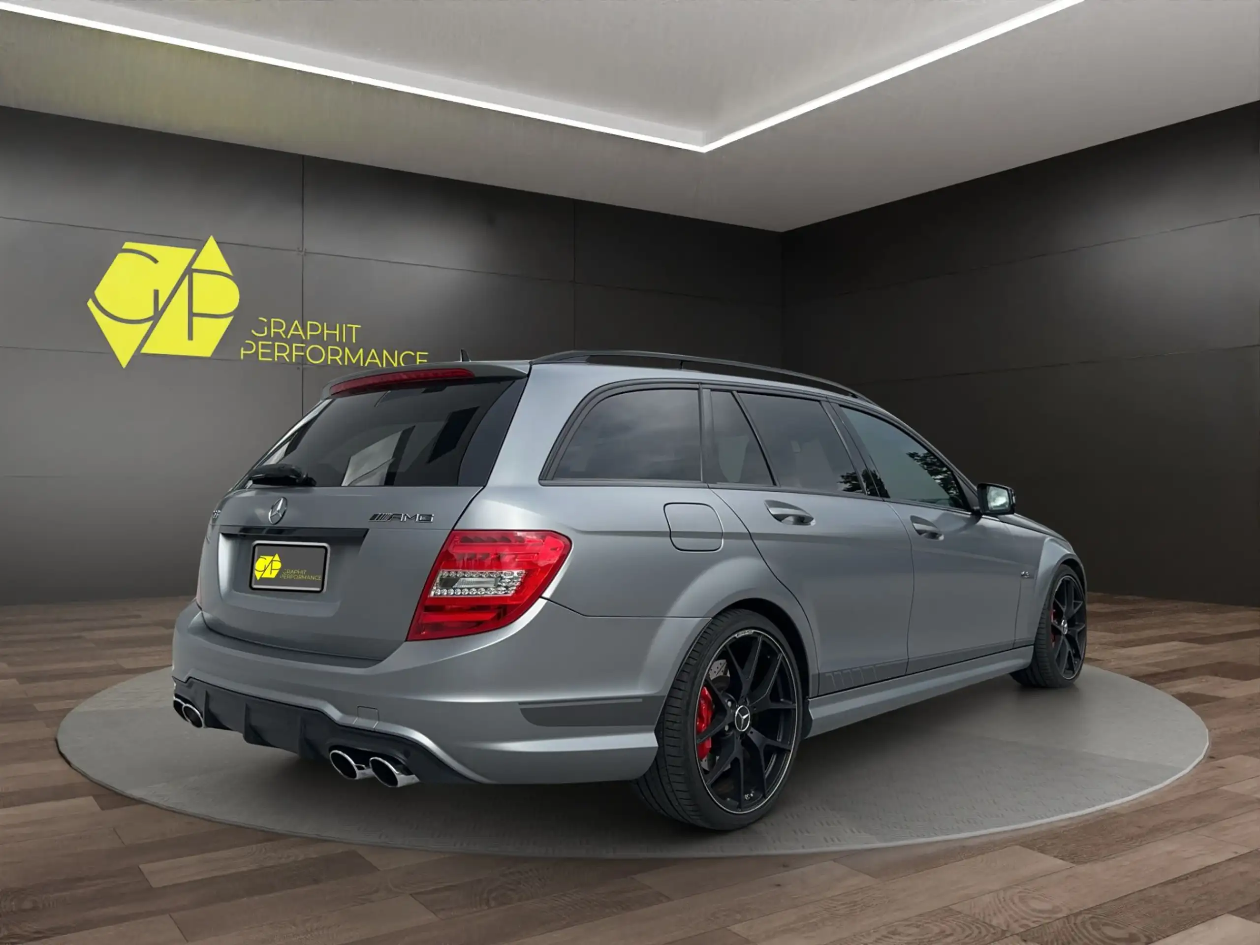 Mercedes-Benz - C 63 AMG