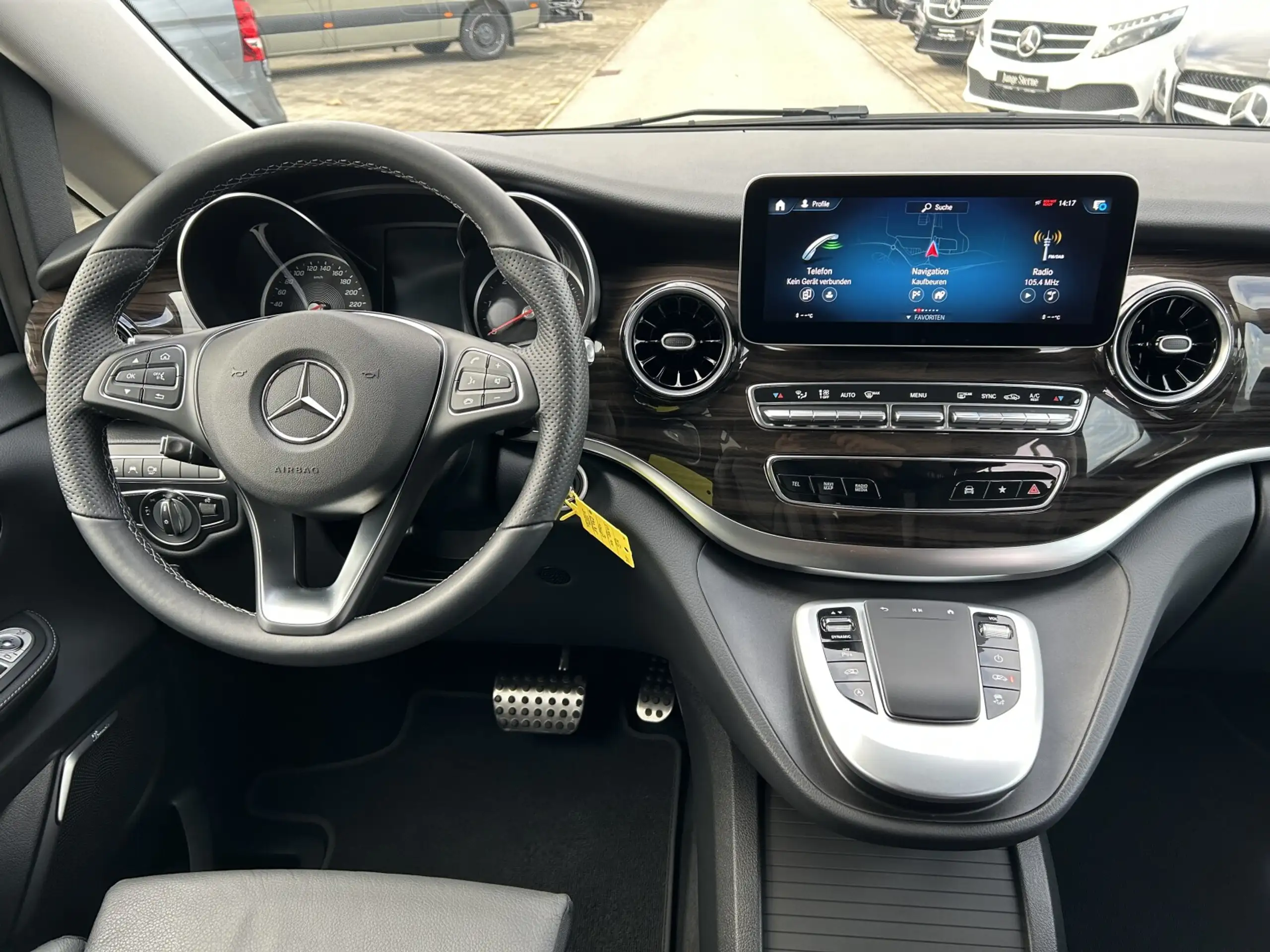 Mercedes-Benz - V 250