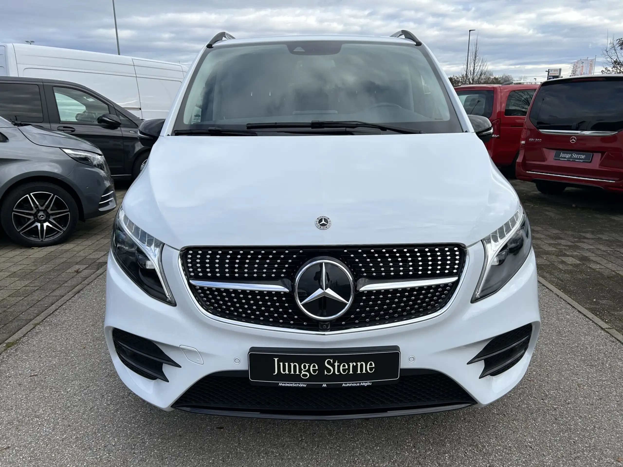 Mercedes-Benz - V 250