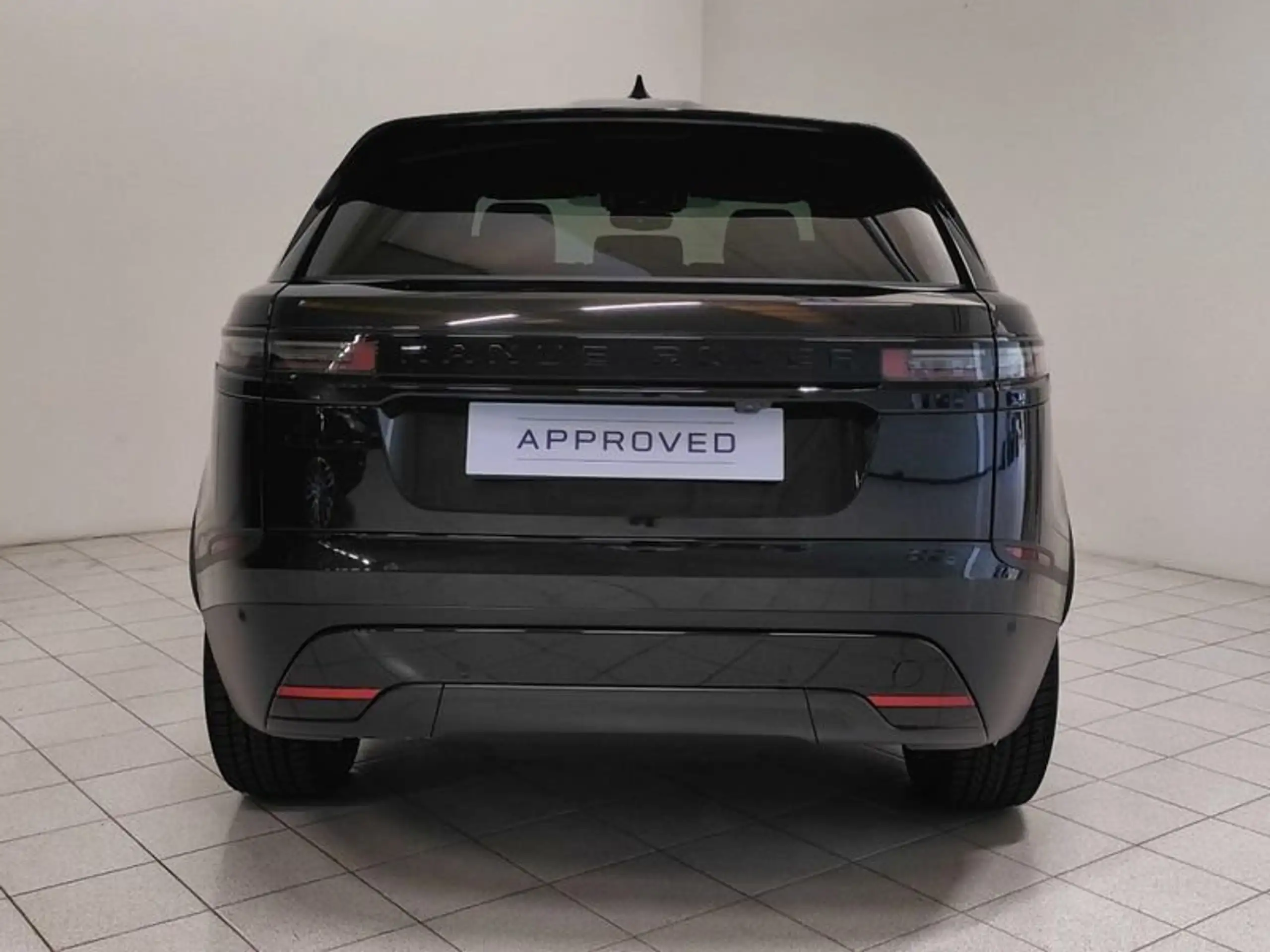 Land Rover - Range Rover Velar