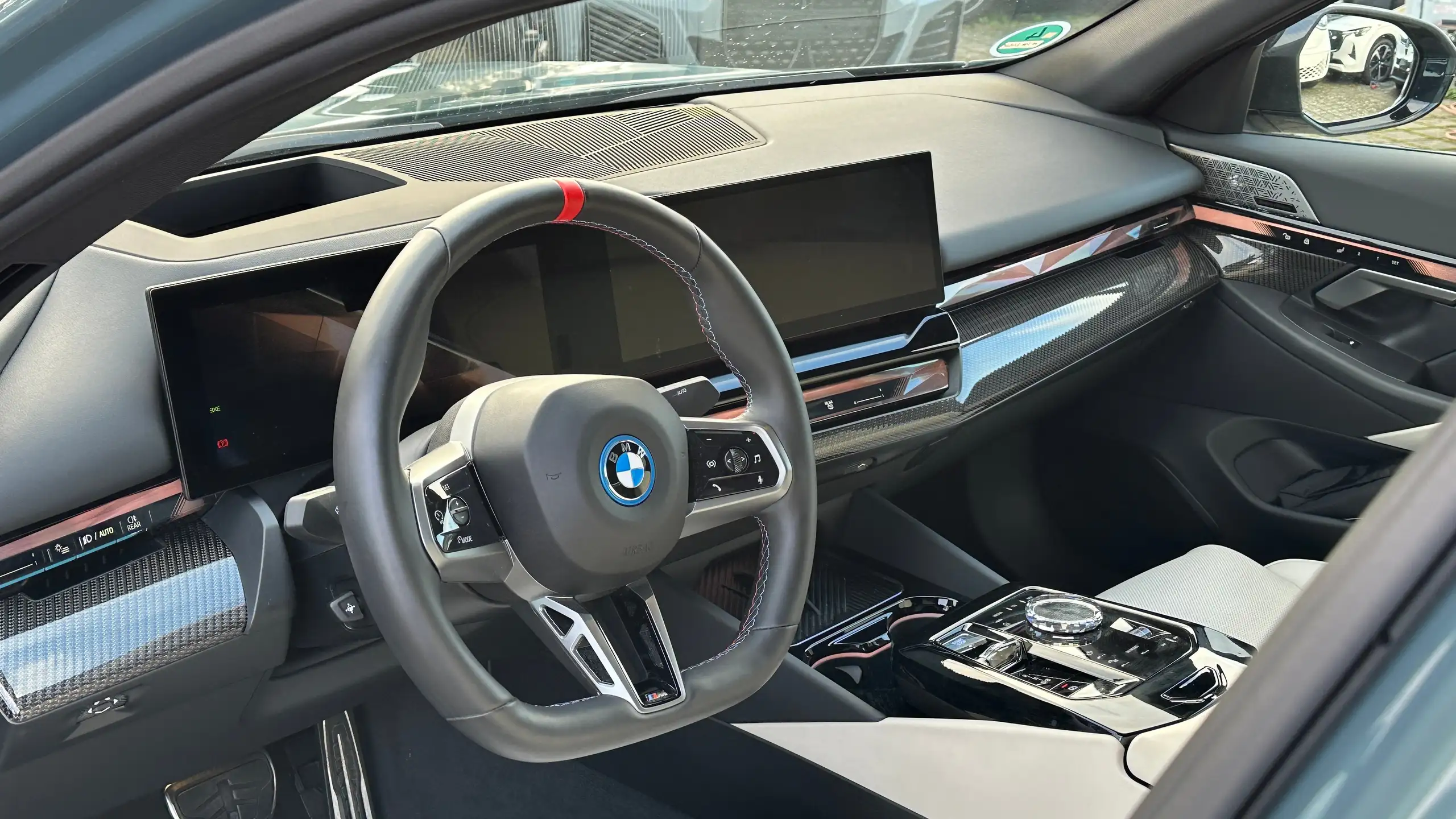 BMW - i5