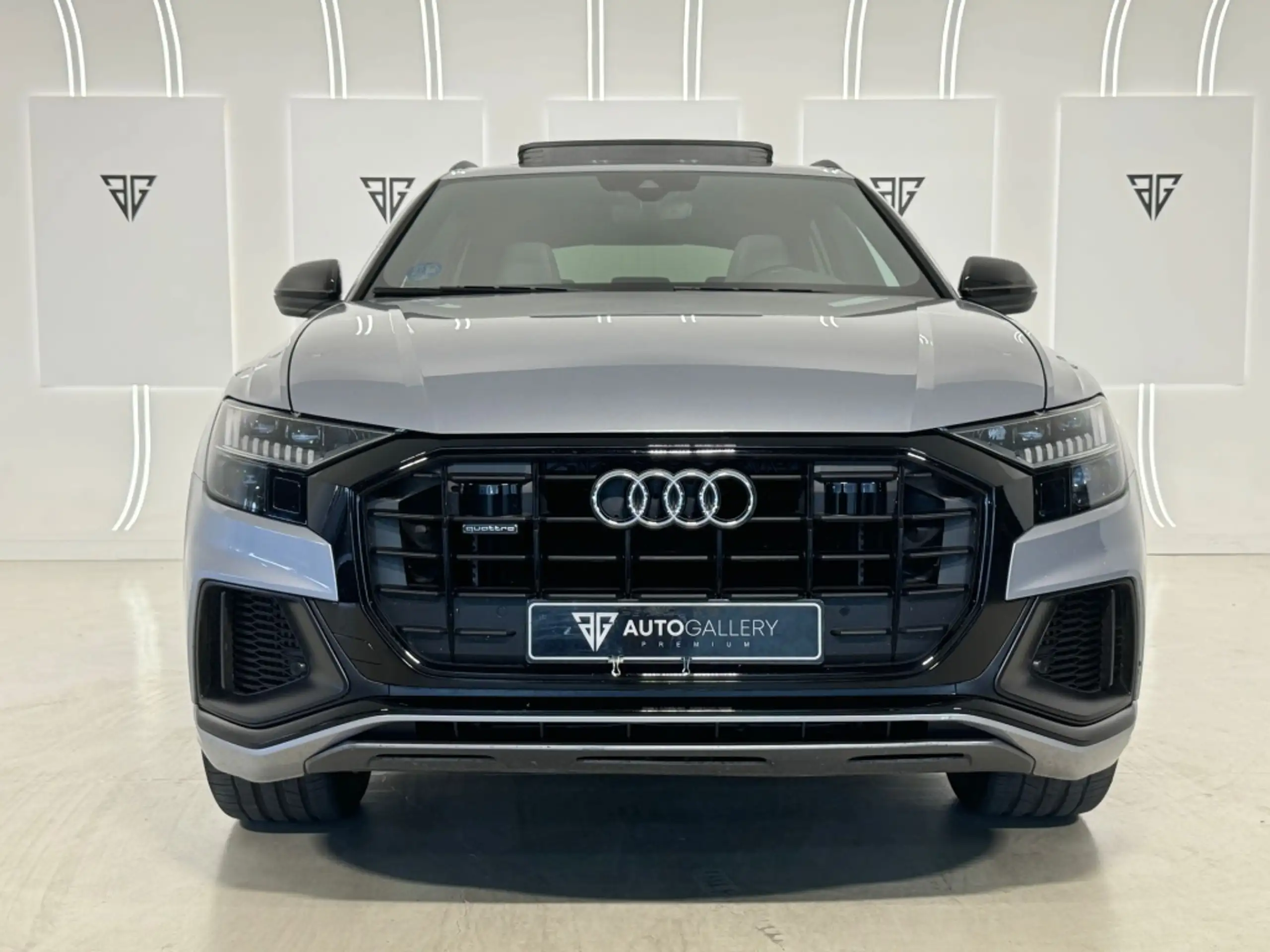 Audi - Q8