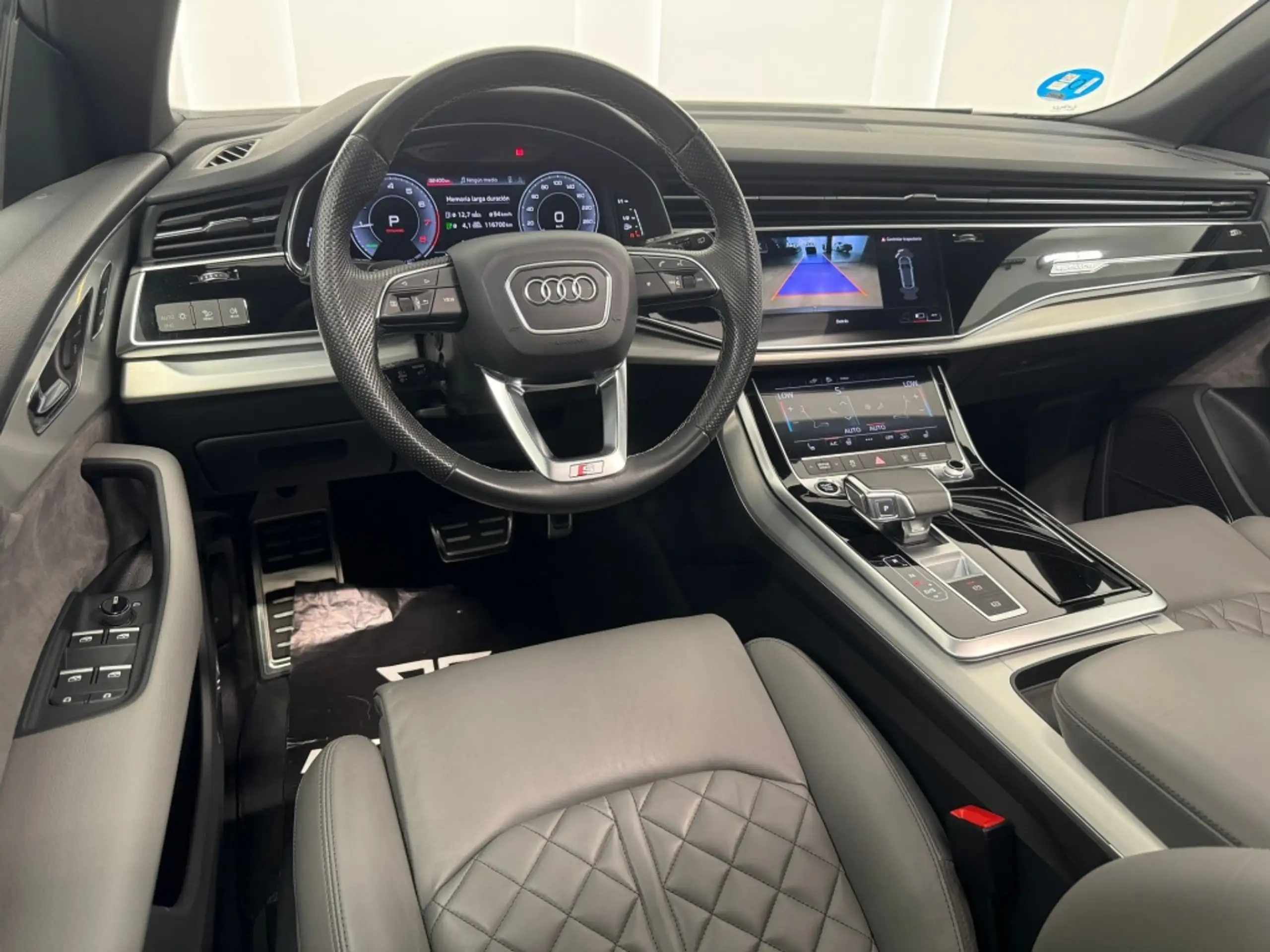 Audi - Q8