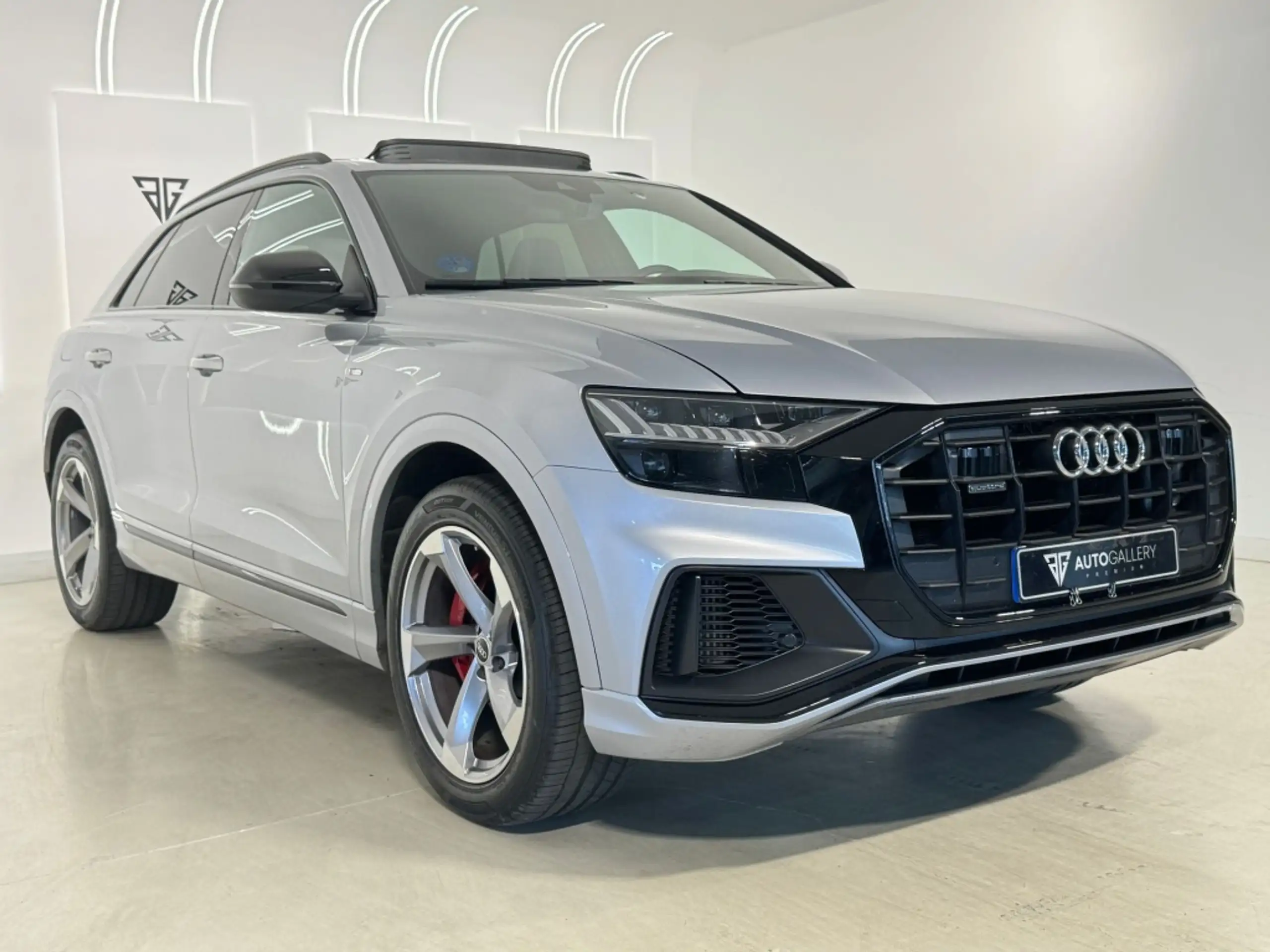 Audi - Q8